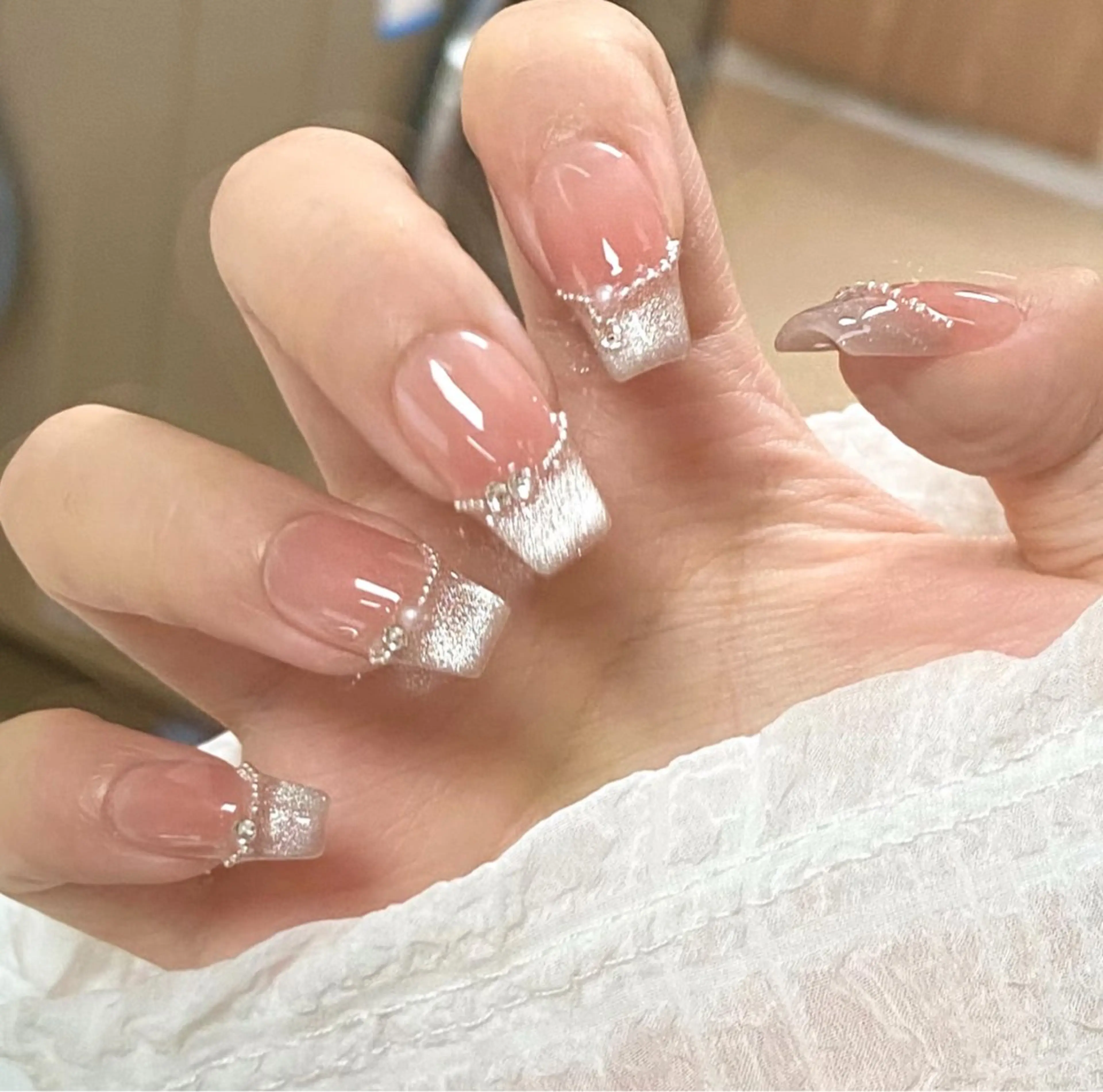 ネイル ハンドネイル MoonNail ユリ🌸のネイルデザイン