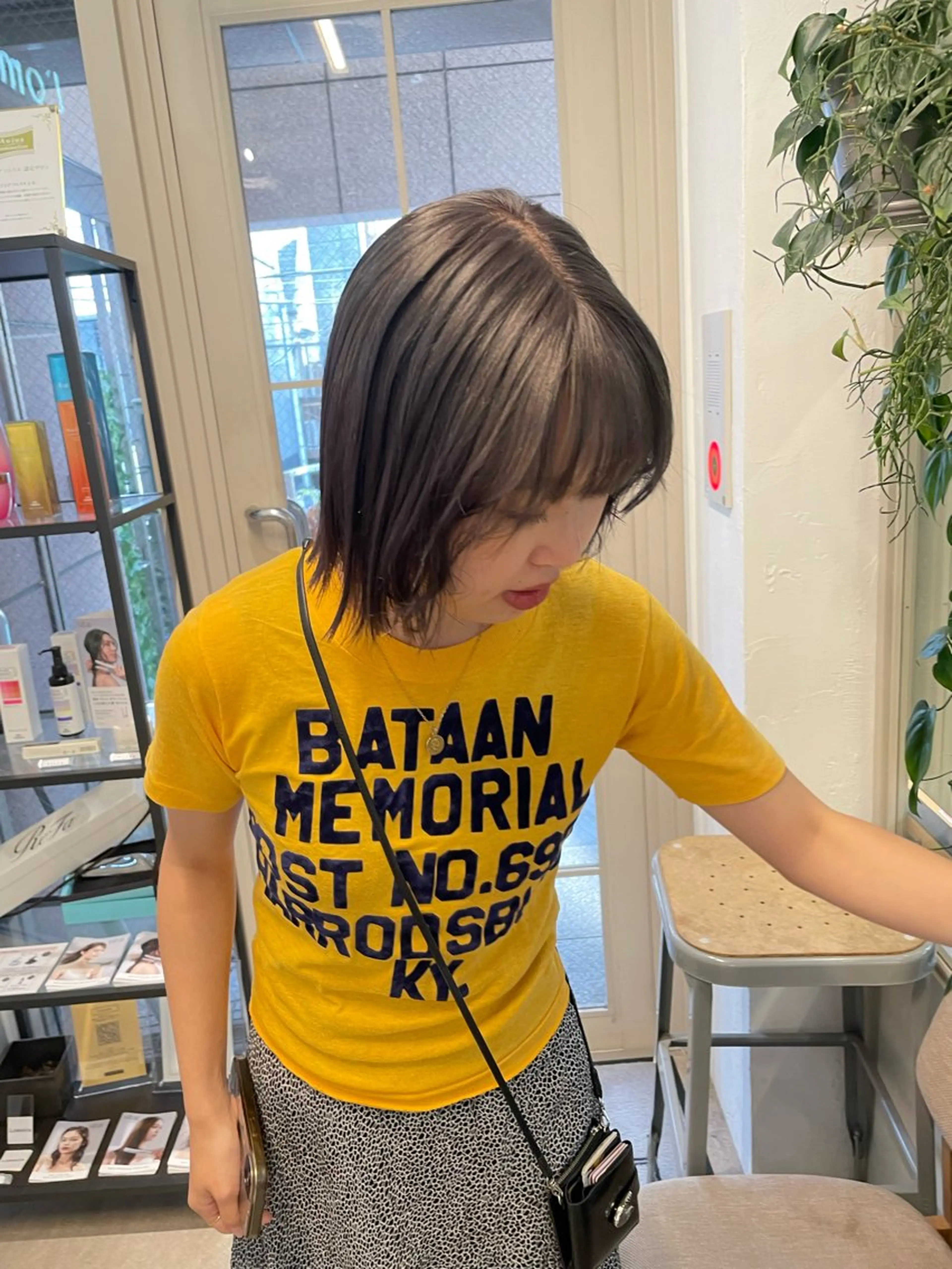 ミディアム カラー ミルクティー× グレージュMOMOのヘアスタイル