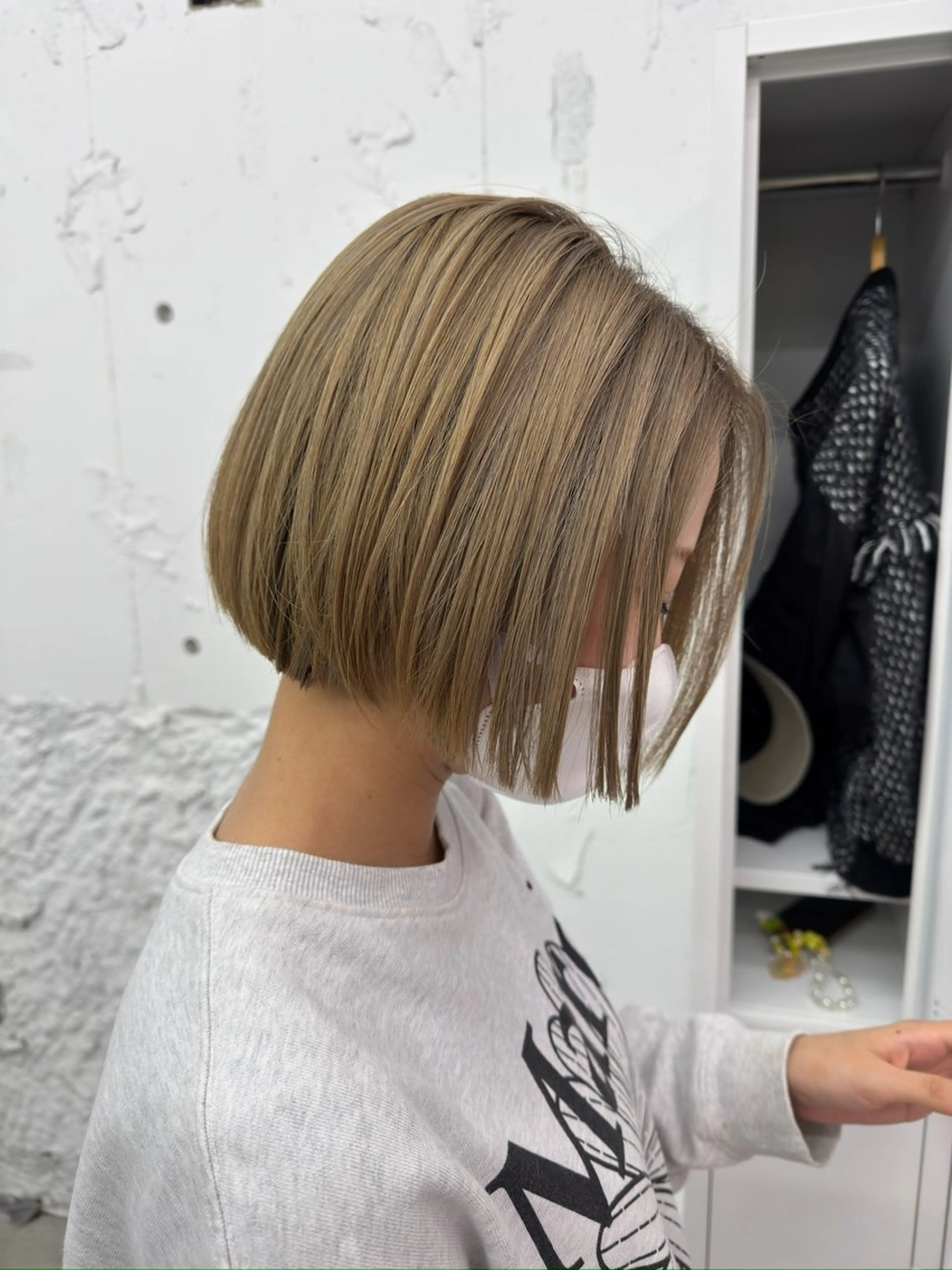 ミディアム 【顔まわりレイヤー透 明感カラー今崎太河】のヘアスタイル