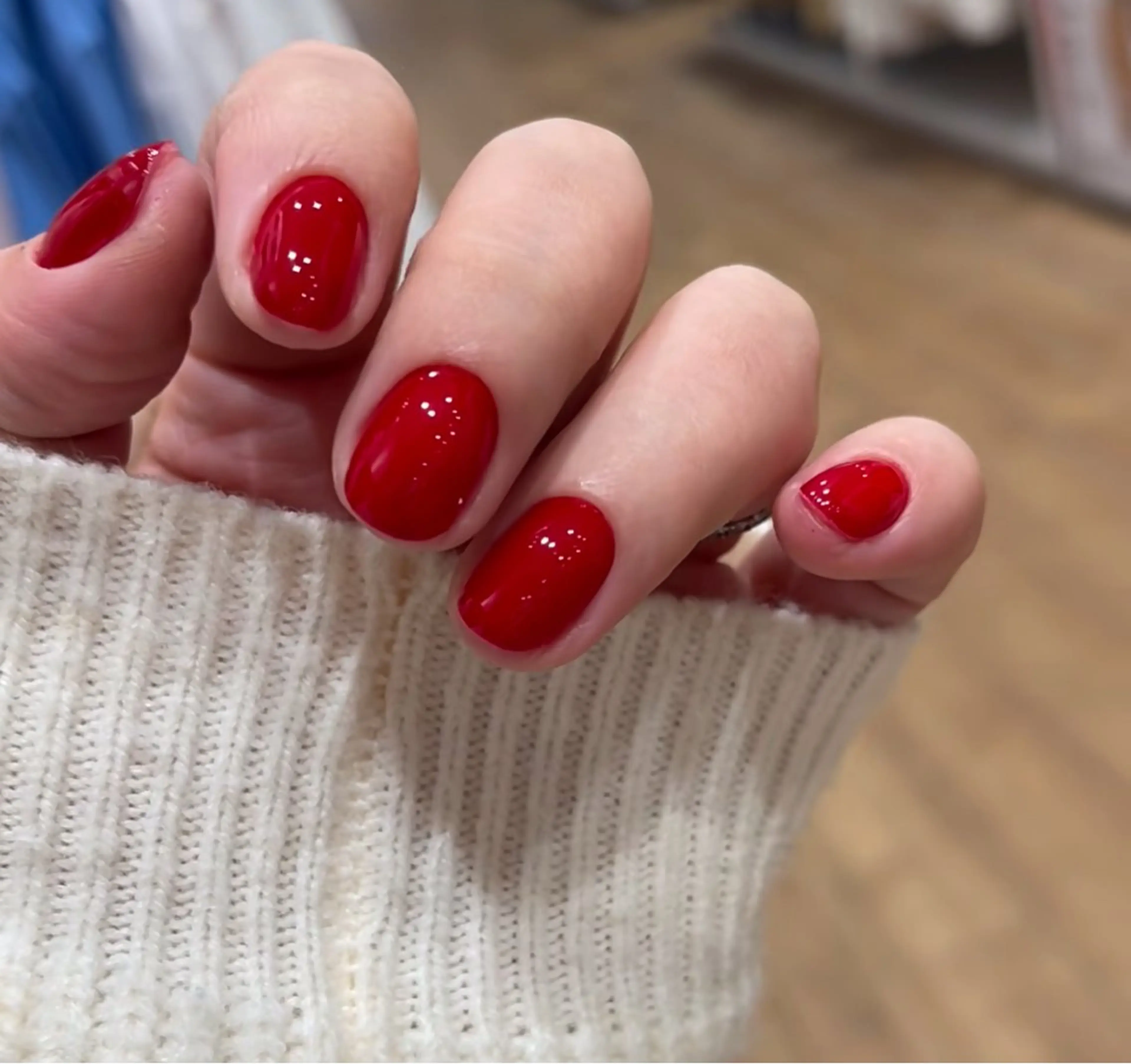 ネイル 赤色 ショートネイル ハンドネイル Maylie Nail 大森店　静所属・sada 静のネイルデザイン