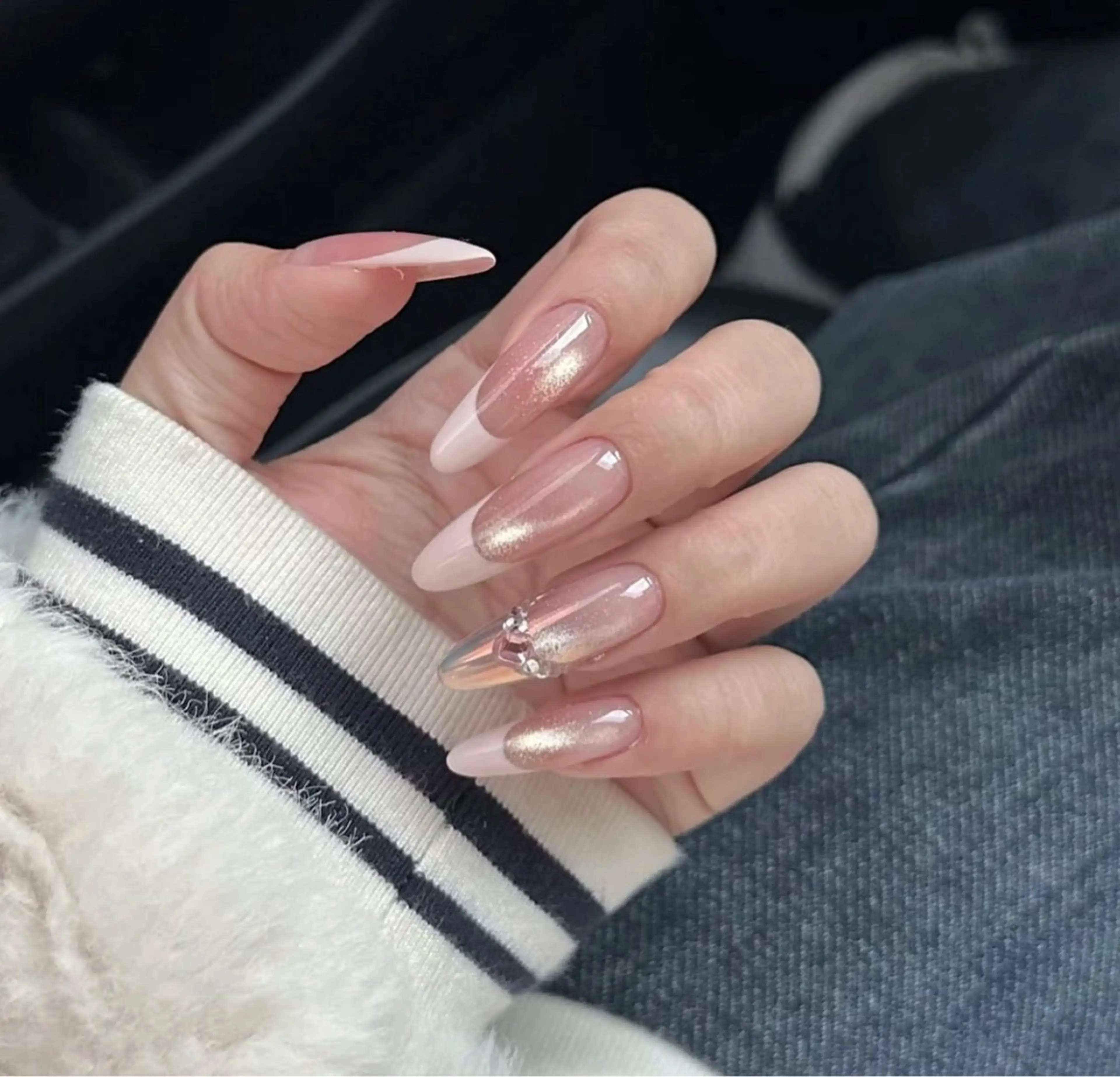 ネイル 長さ出し フレンチネイル グラデーション 卒業式 マグネットネイル ハンドネイル MIHANA HIKARIのネイルデザイン