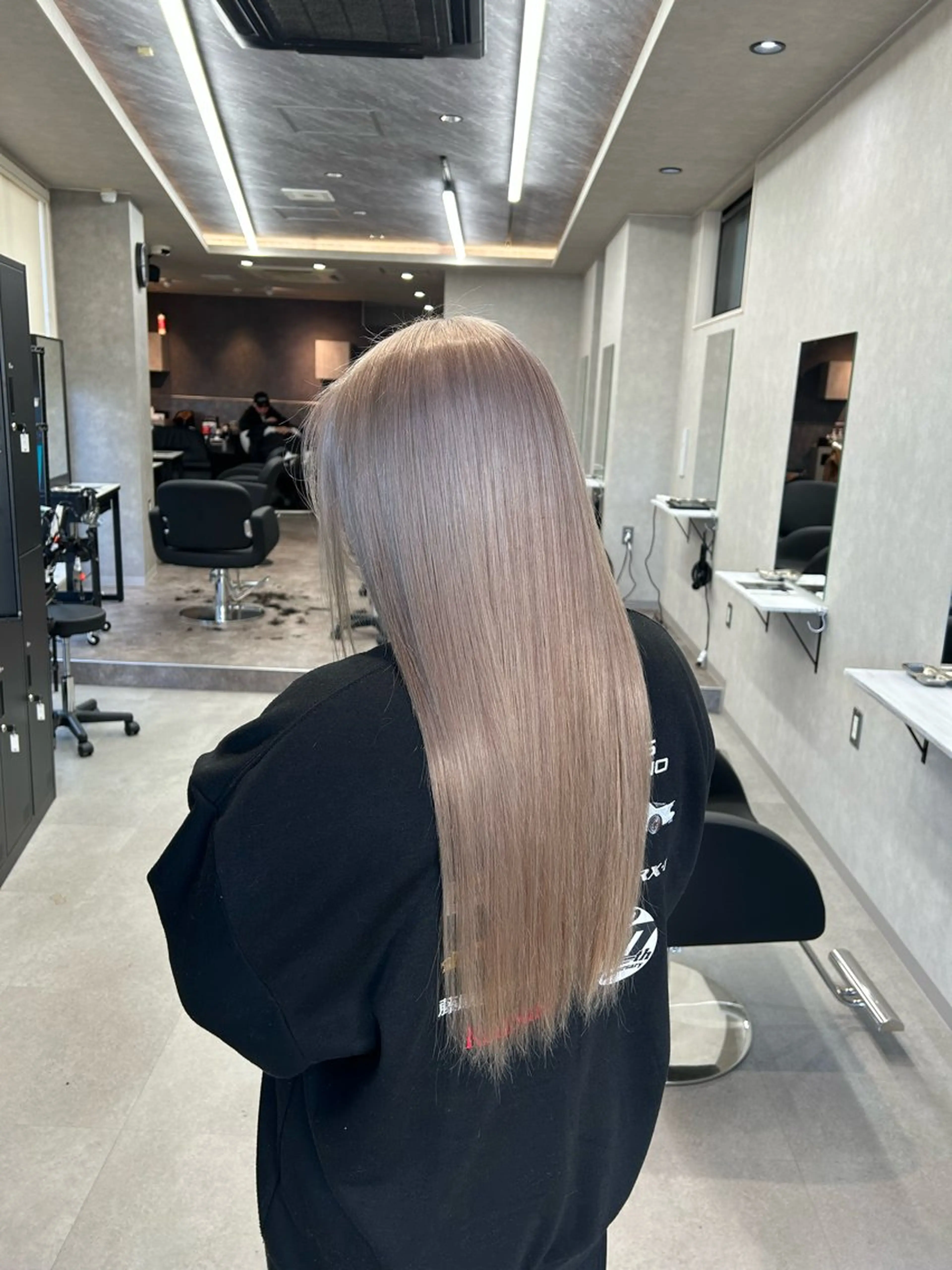 カラー ブリーチ グレージュ ミルクティーグレージュ ヘアカラー トリートメント 筑紫野美容師 すずのヘアスタイル