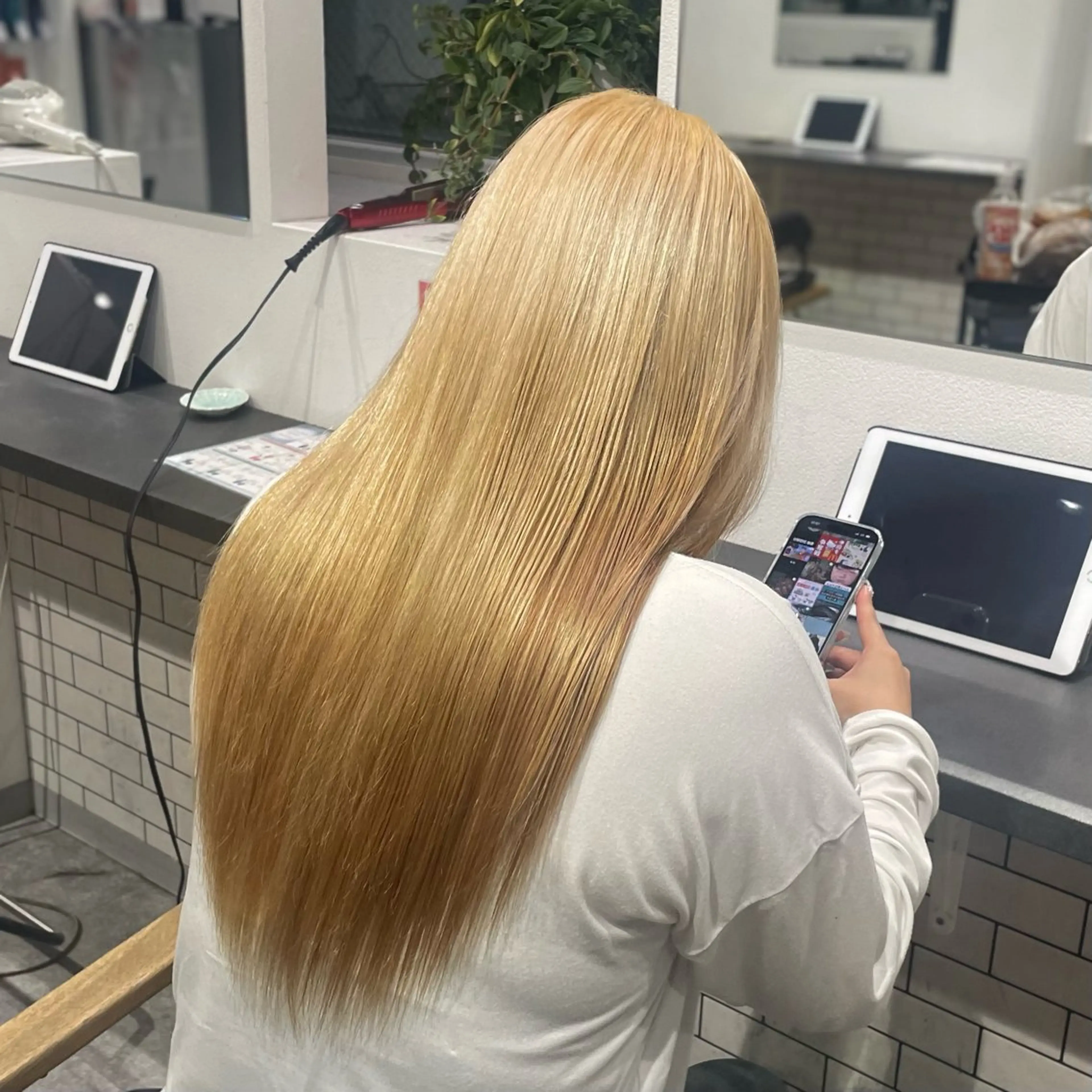 ロング カラー ヘアカラー トリートメント GaKu/ハイトーン /ブリーチ/レイヤーのヘアスタイル