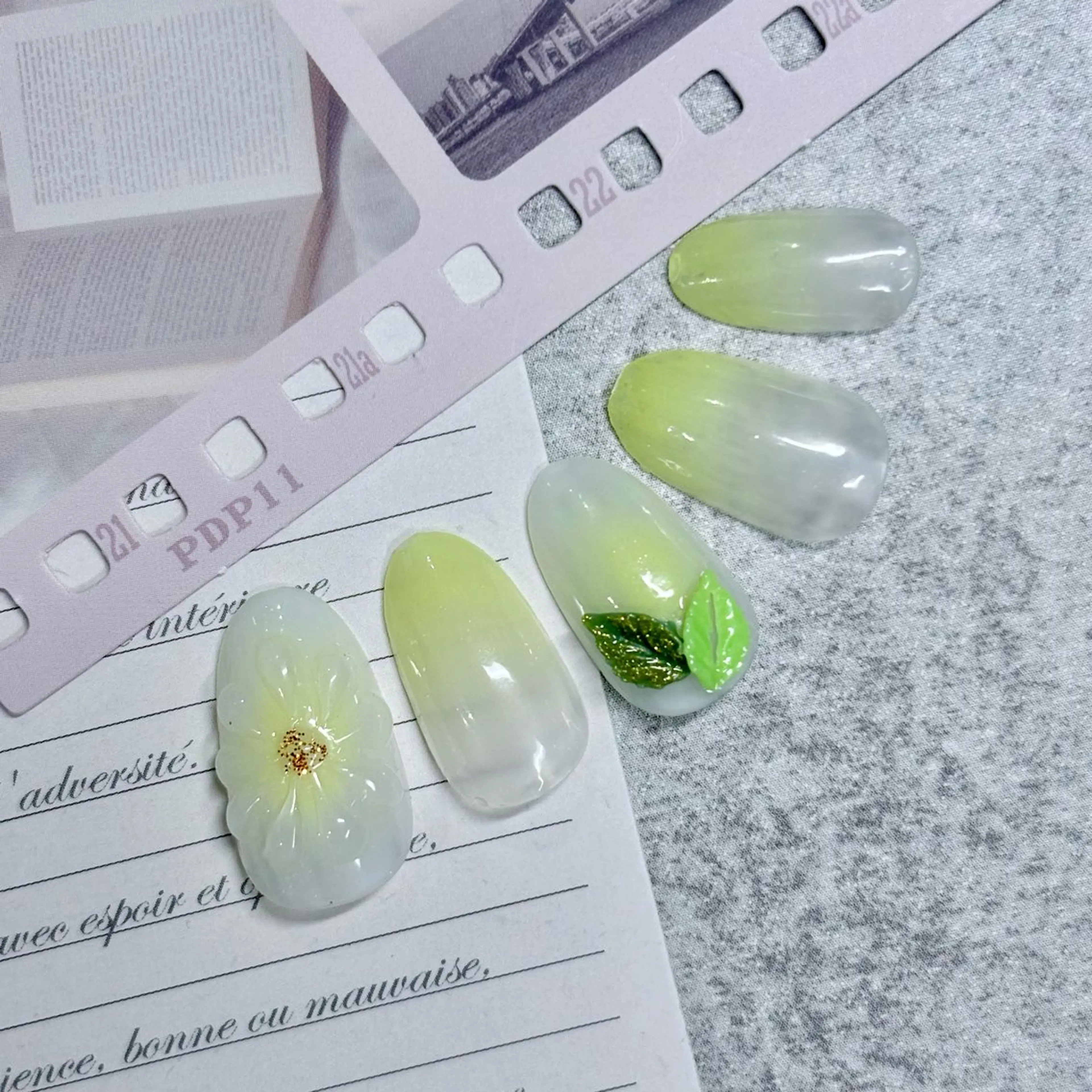 ネイル ジェルネイル オフィスネイル シンプルネイル ハンドネイル 一人ひとりに寄り添う 施術🌈IRiS🪽のネイルデザイン