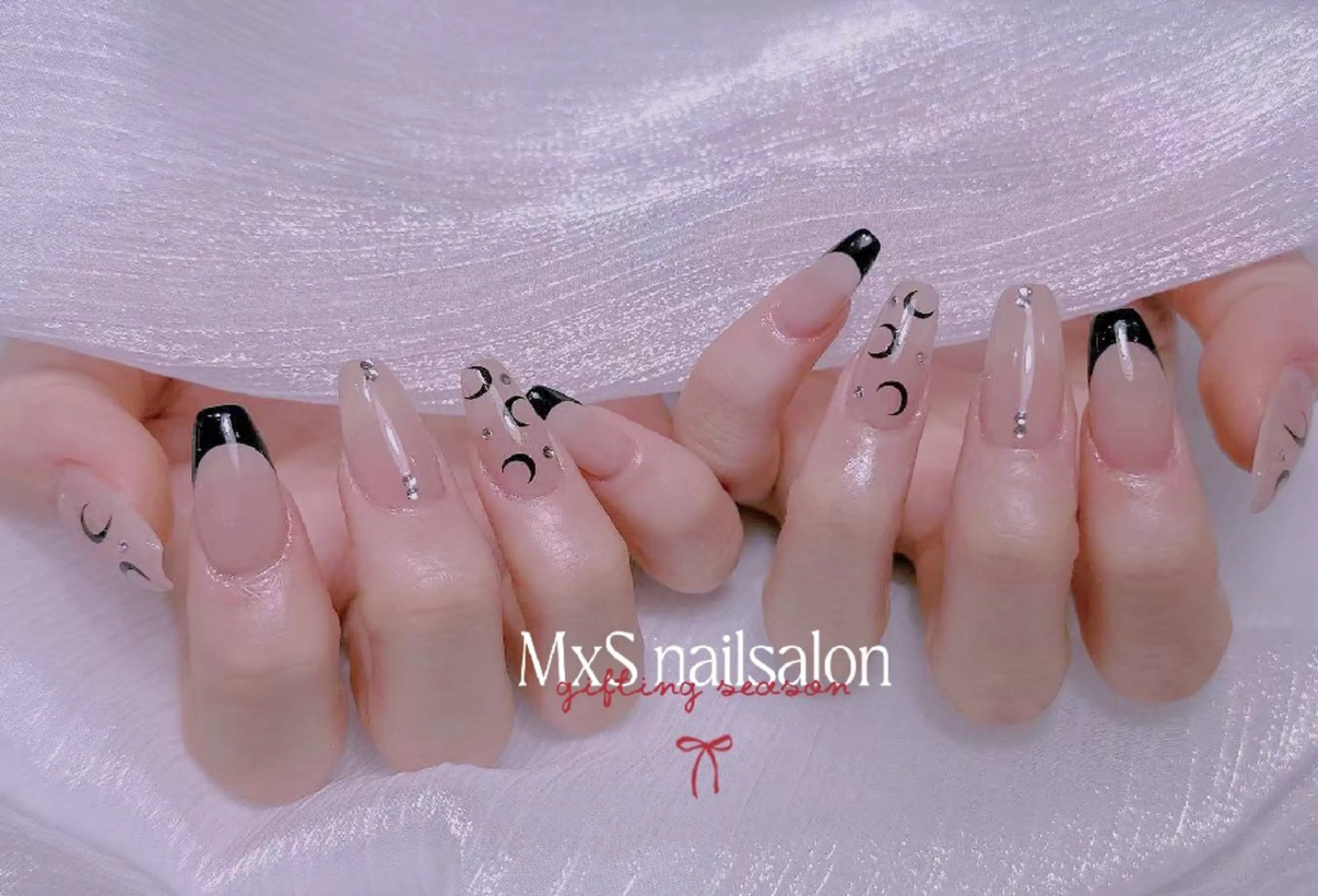 ネイル ジェルネイル 韓国ネイル マグネットネイル パラジェル バレンタイン ハンドネイル MxS Nail(長さだし/フィルイン/マグネット/韓国ネイル/ワンホンネイル/ワンカラー)所属・MxS リィリィのネイルデザイン