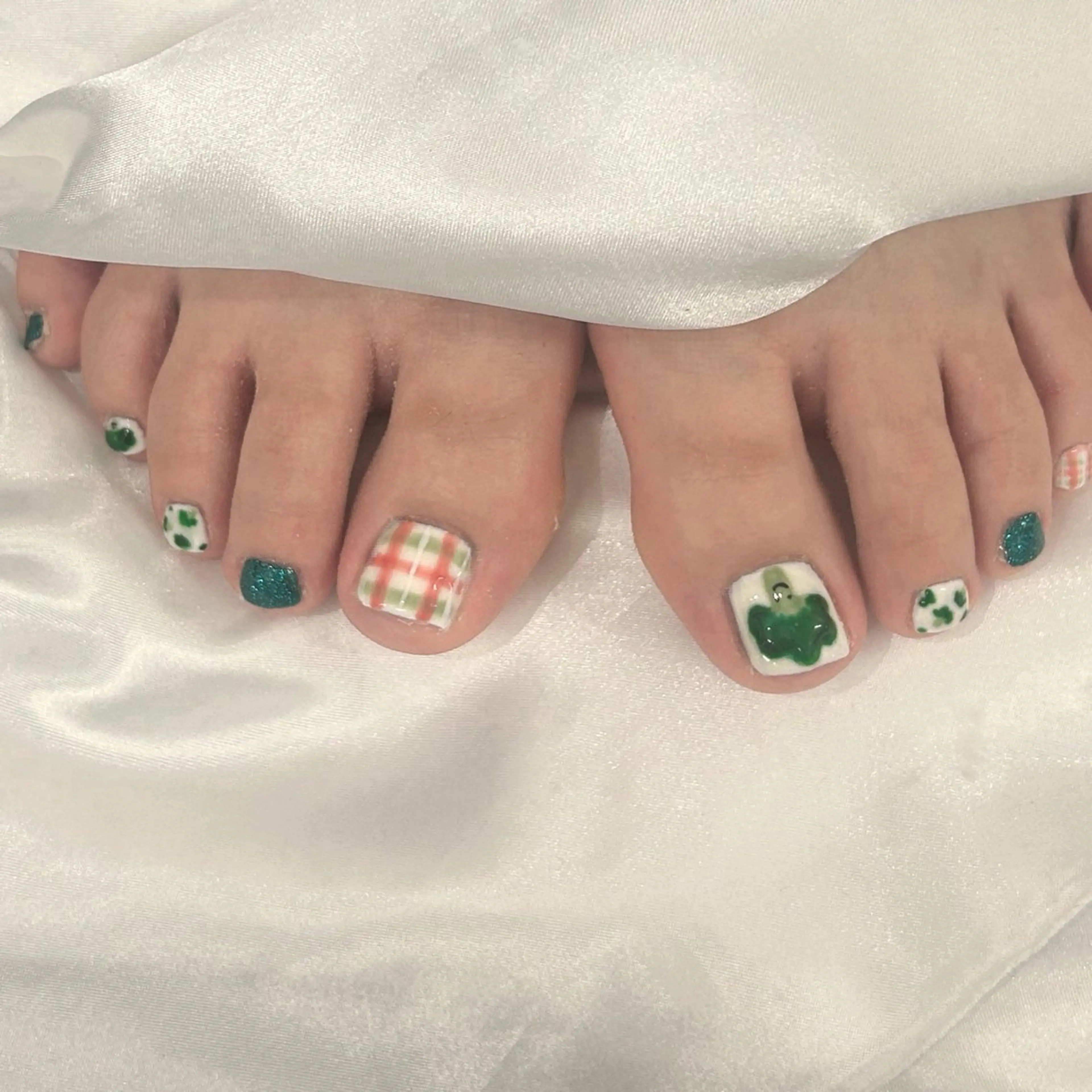 ネイル MODA MANAMIᵕ̈のネイルデザイン