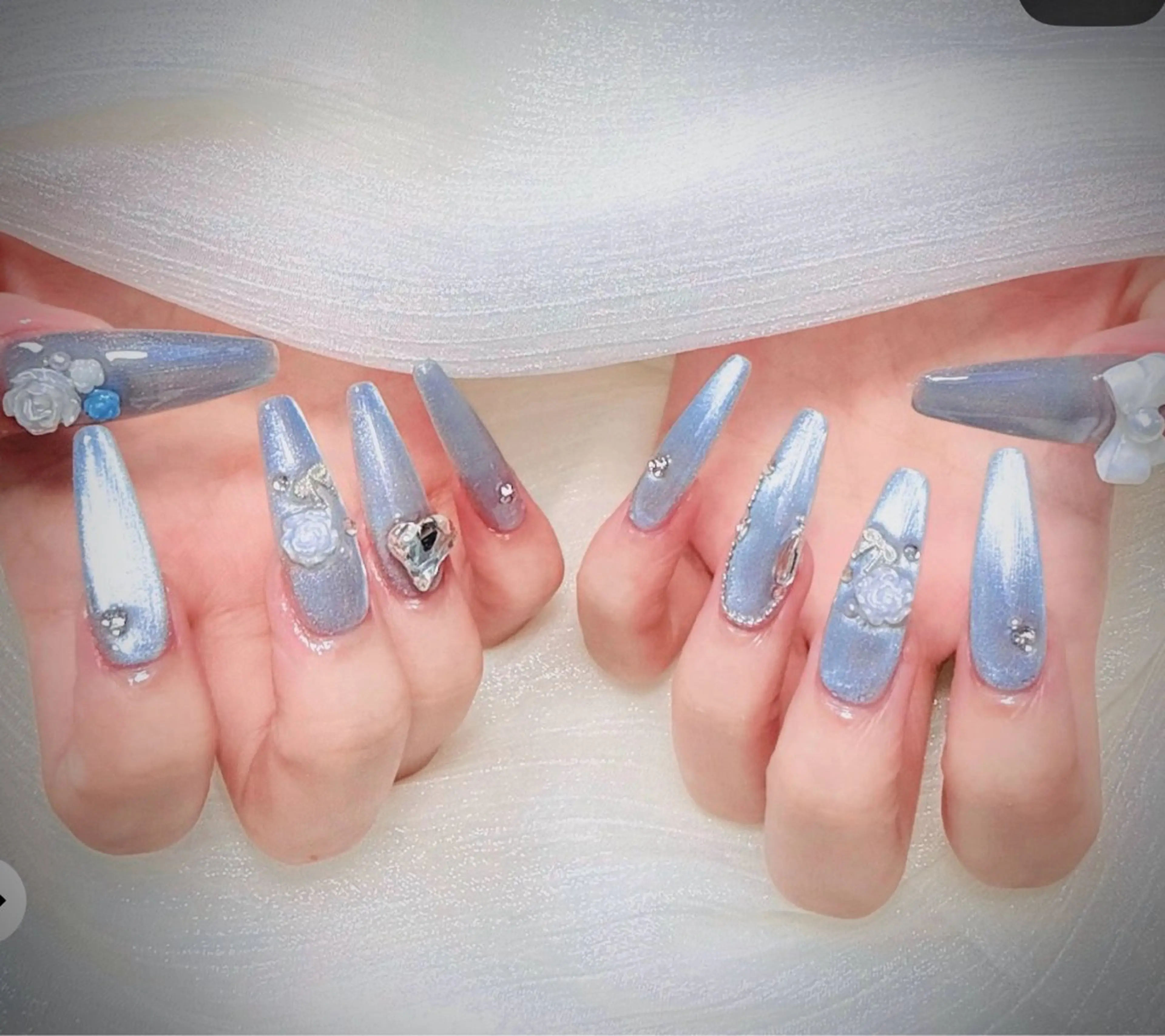 ネイル 水色 春ネイル 西野 カナのネイルデザイン