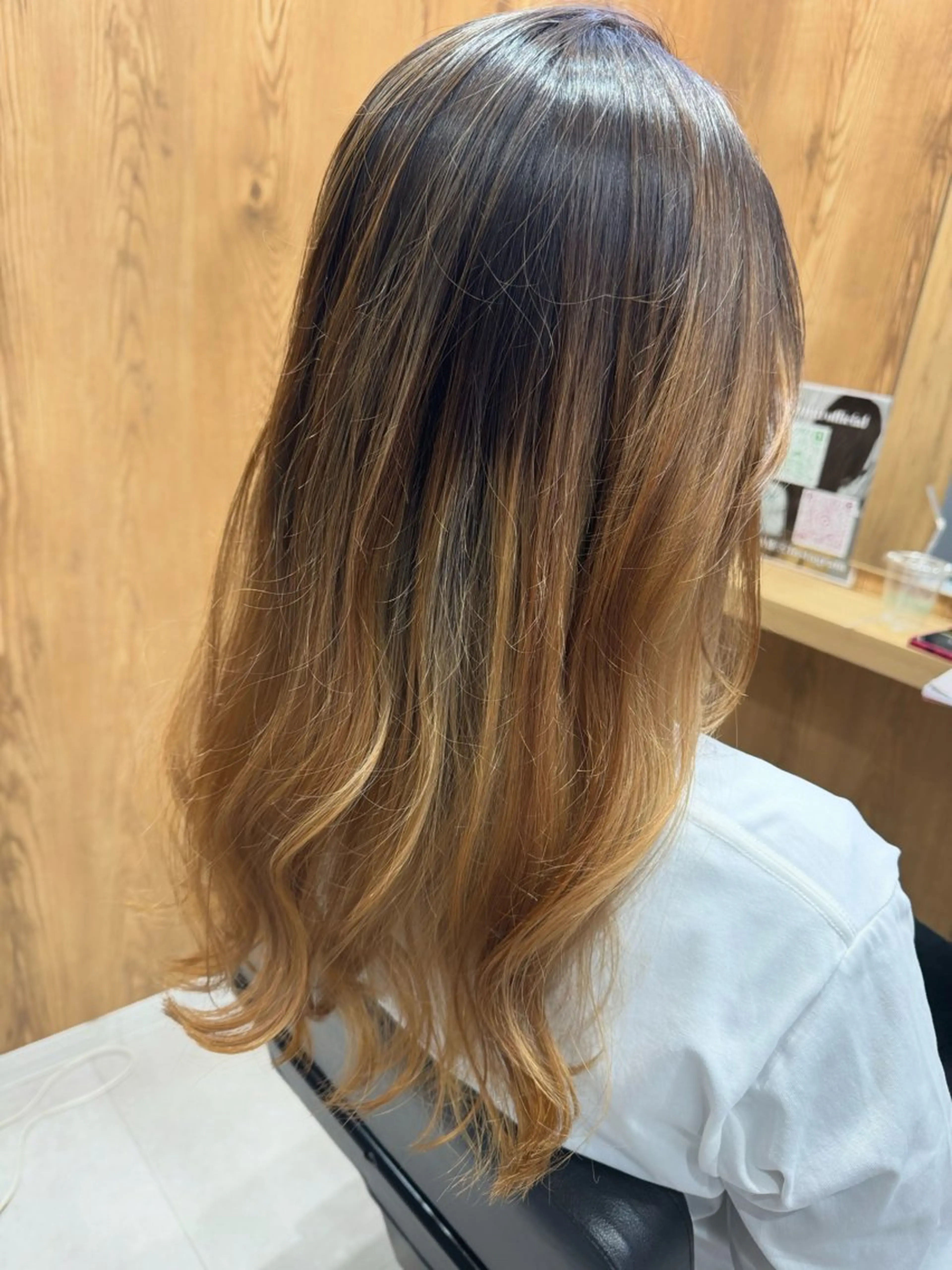 ロング カラー 坂田 優子のヘアスタイル