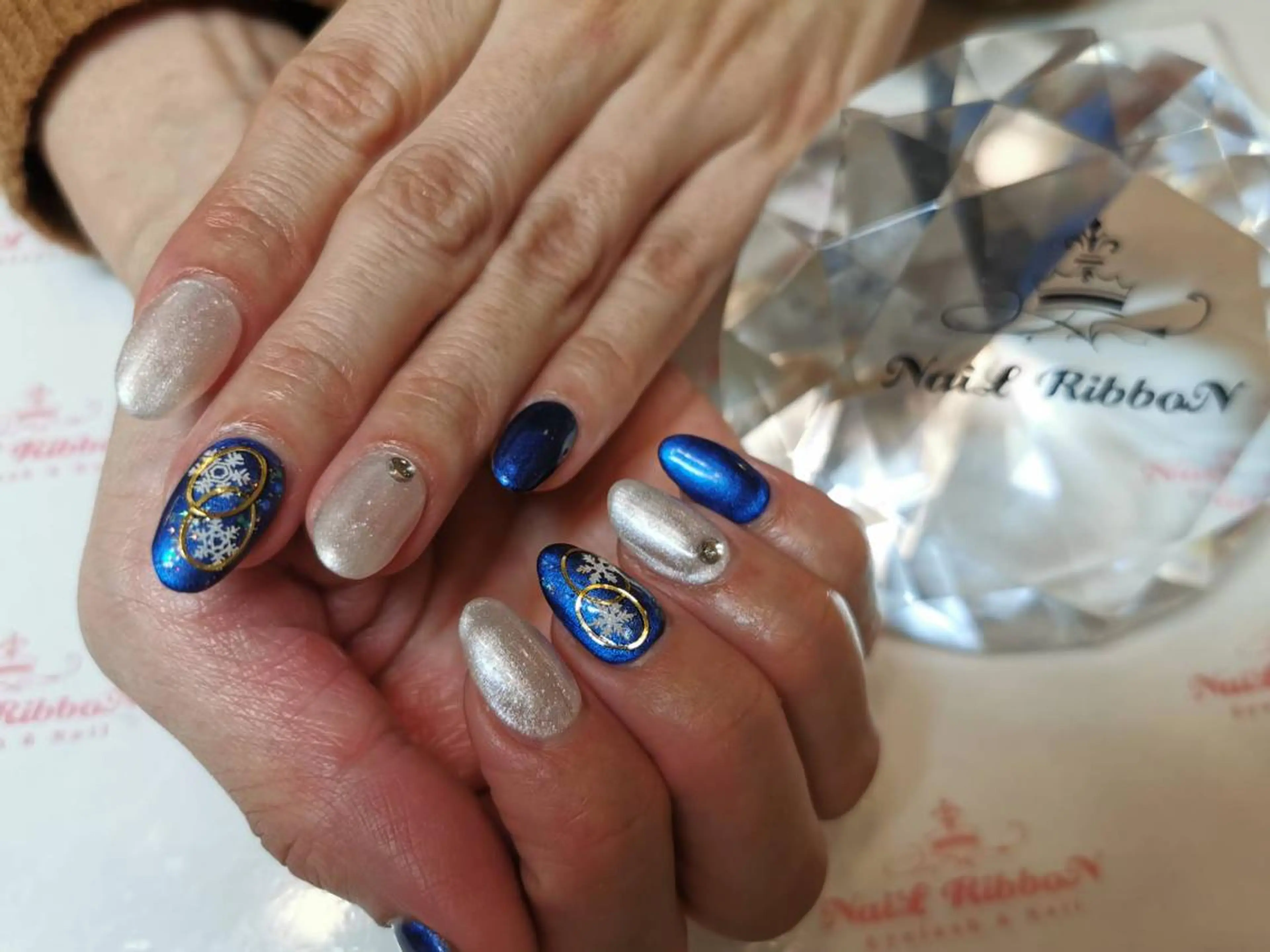 ネイル ネイルリボン 受付スタッフのネイルデザイン