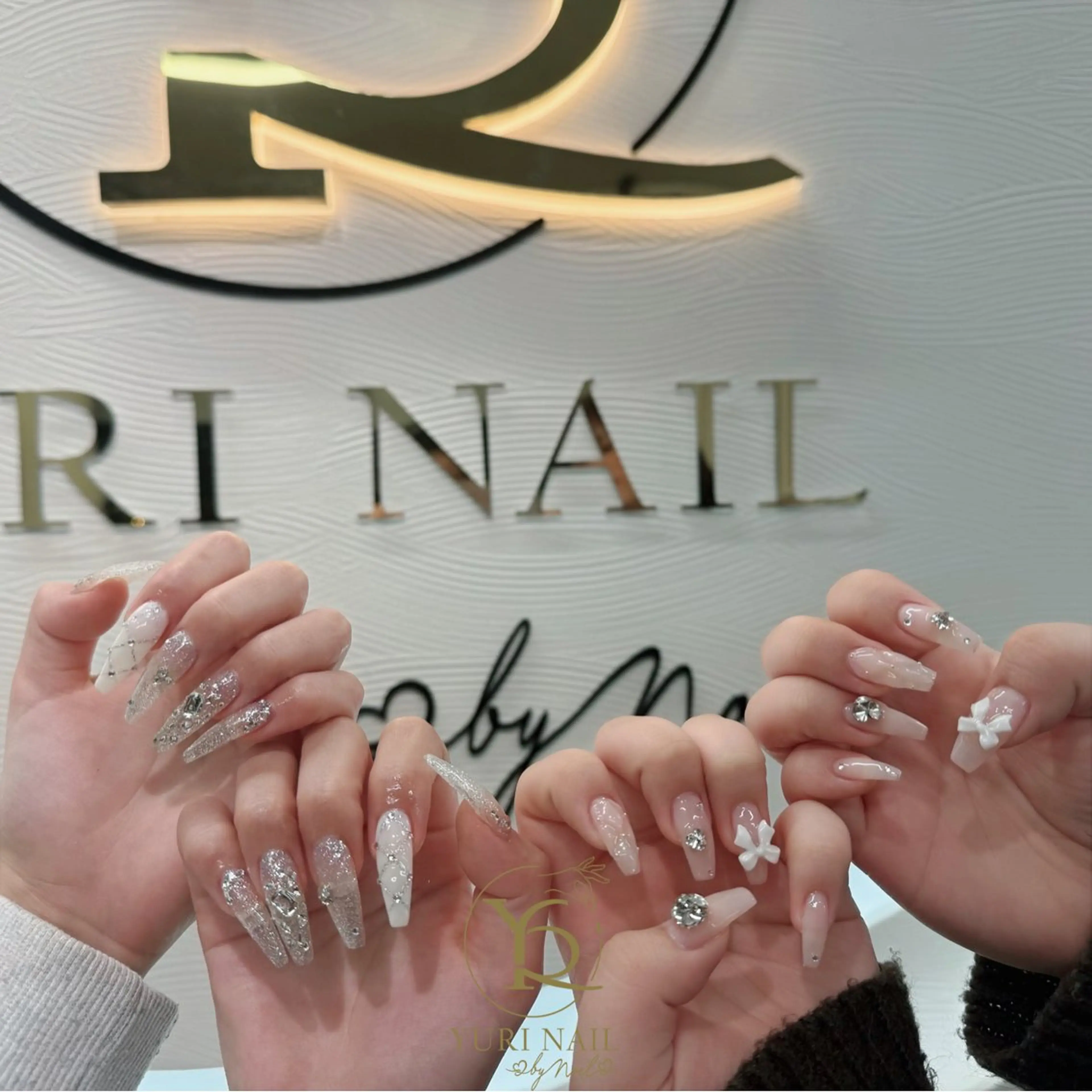 ネイル オーロラネイル ブルー チークネイル フットネイル フレンチネイル ハンドネイル フットネイル ハンドケア YURI Nail NARITAのネイルデザイン