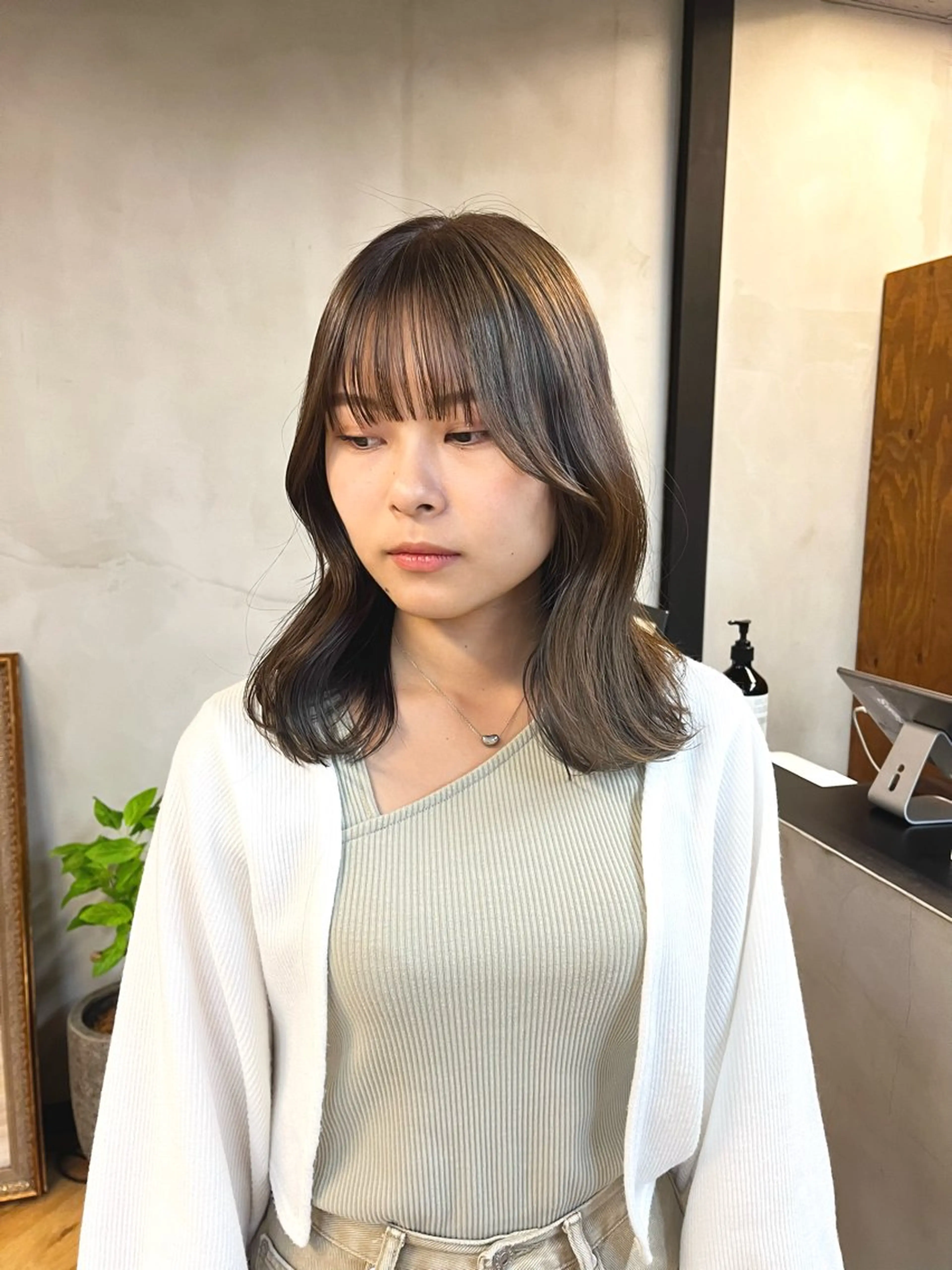 ミディアム カラー ヘアアレンジ ブリーチ 透明感カラー ダブルカラー ブリーチなしカラー カット ヘアカラー ena/ブリーチなし 透明感・レイヤー🎀のヘアスタイル