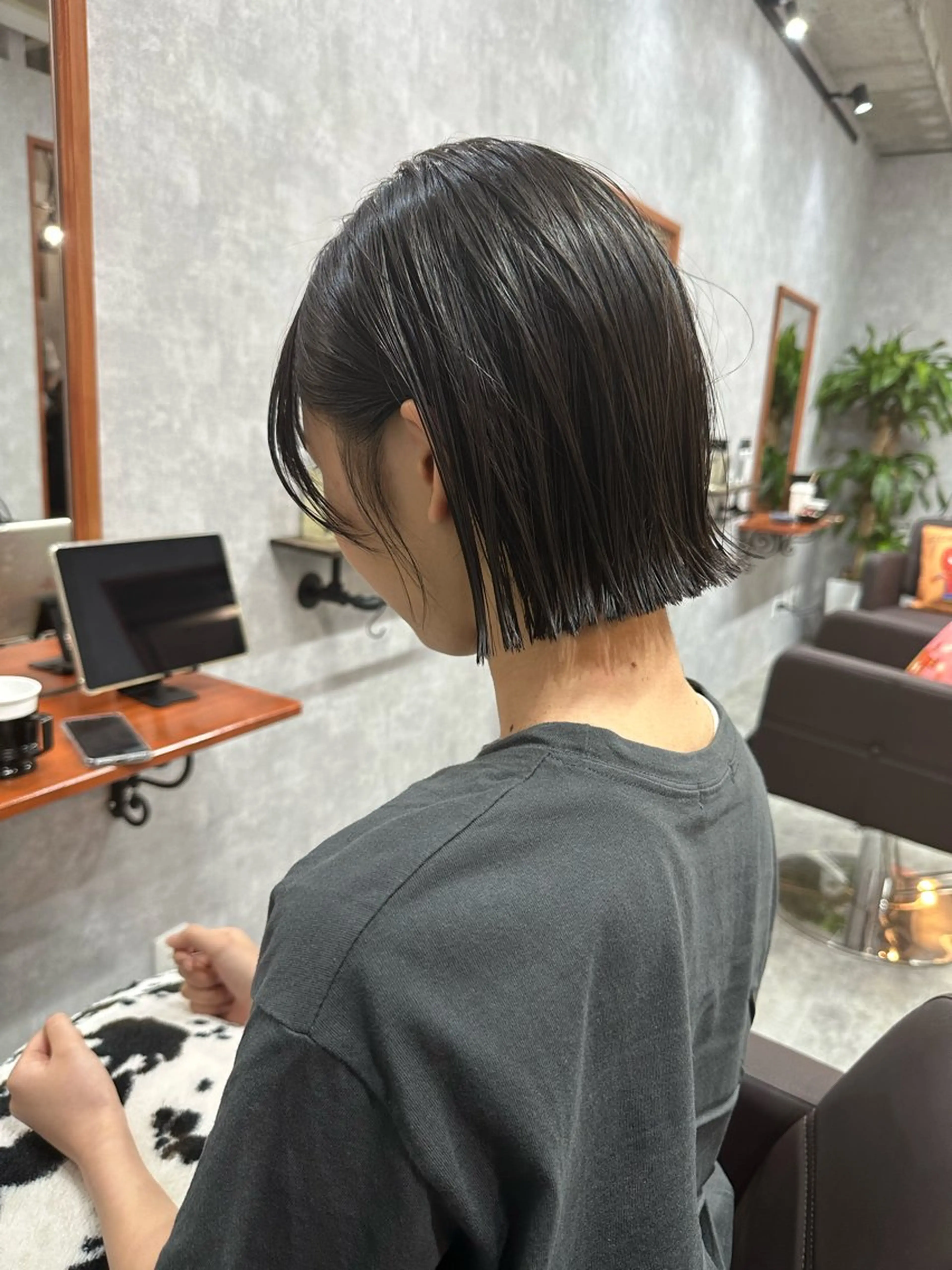 ショート 切りっぱなしボブ ショートボブ ハンサムショート 丸みショート ボブ モテ髪/ボブ/ショー ト/アダチフウトのヘアスタイル