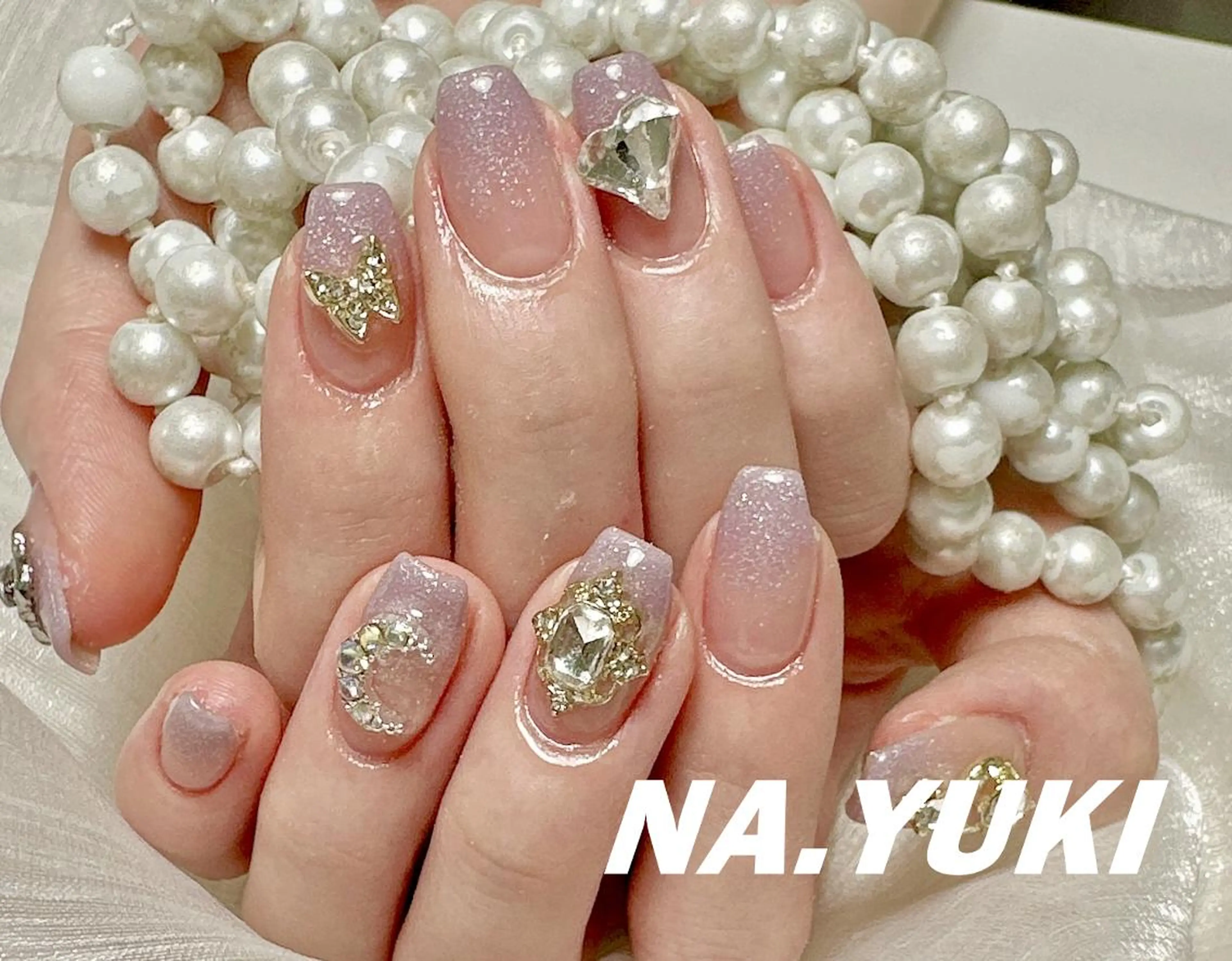 ネイル ハンドネイル ハンドケア 🌷 Mooning 🌷のネイルデザイン