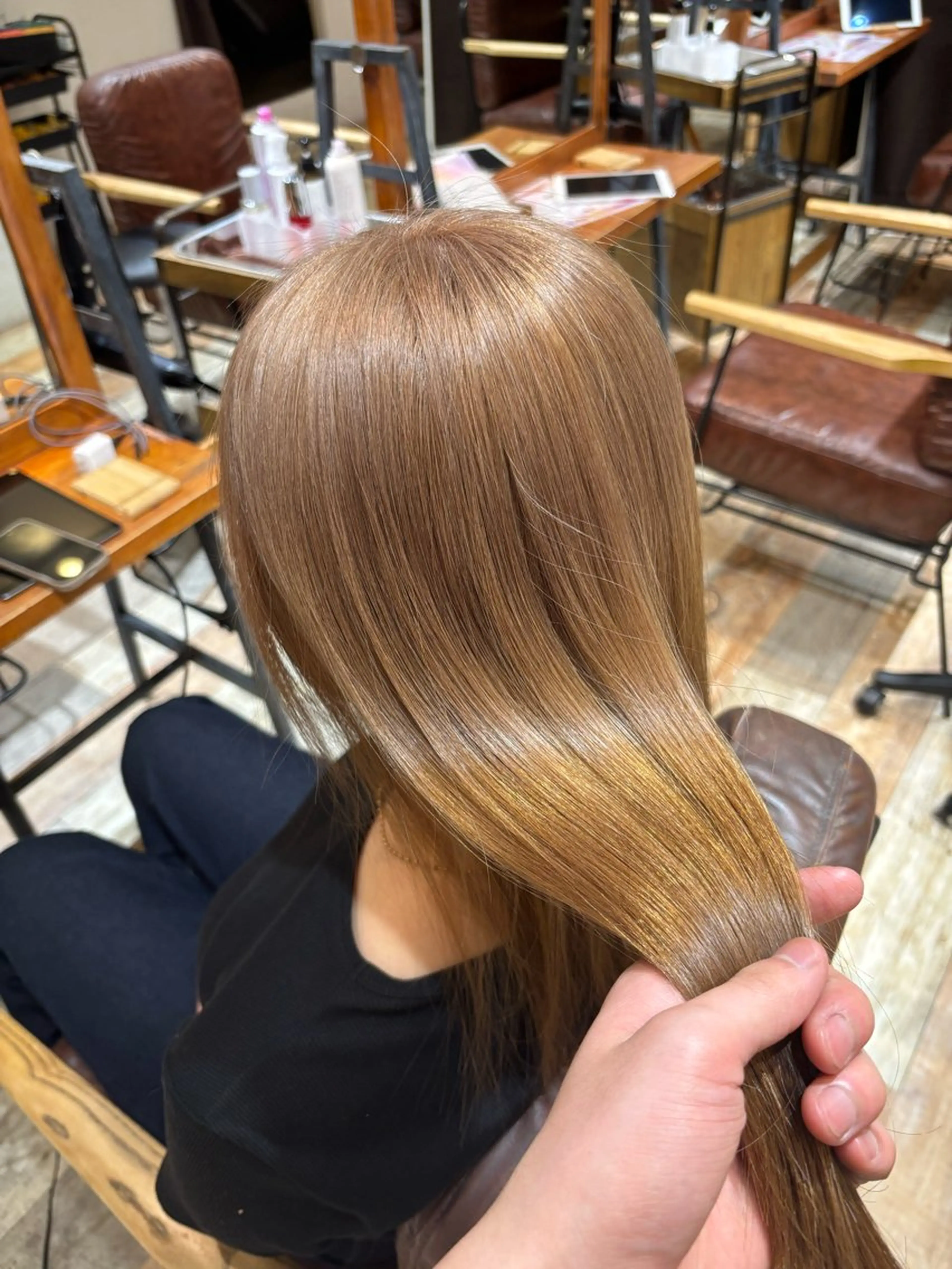 ミディアム カラー ブリーチなしカラー 美髪矯正・清水天空のヘアスタイル