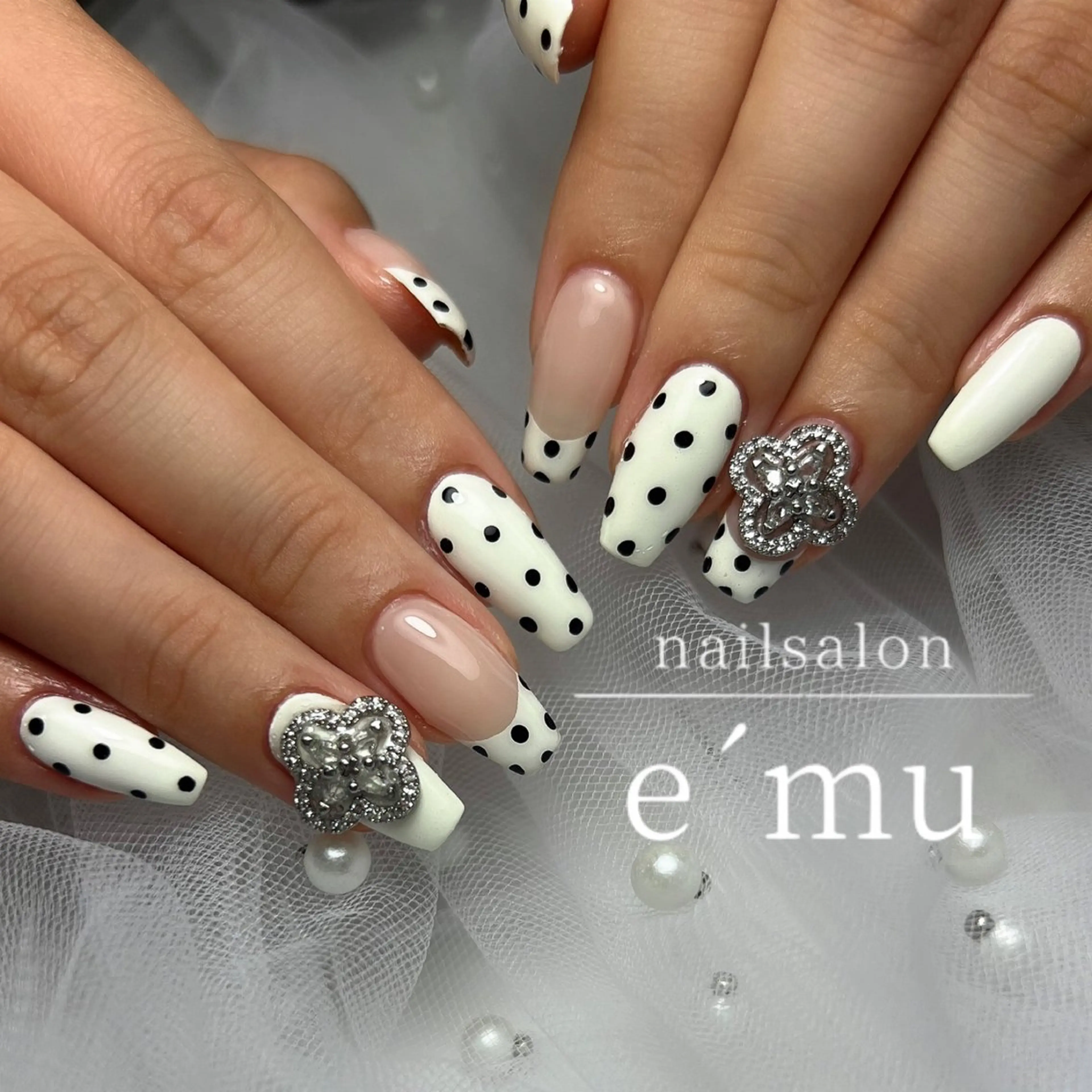 ネイル ドット フレンチネイル ハンドネイル nailsalon e´muのネイルデザイン