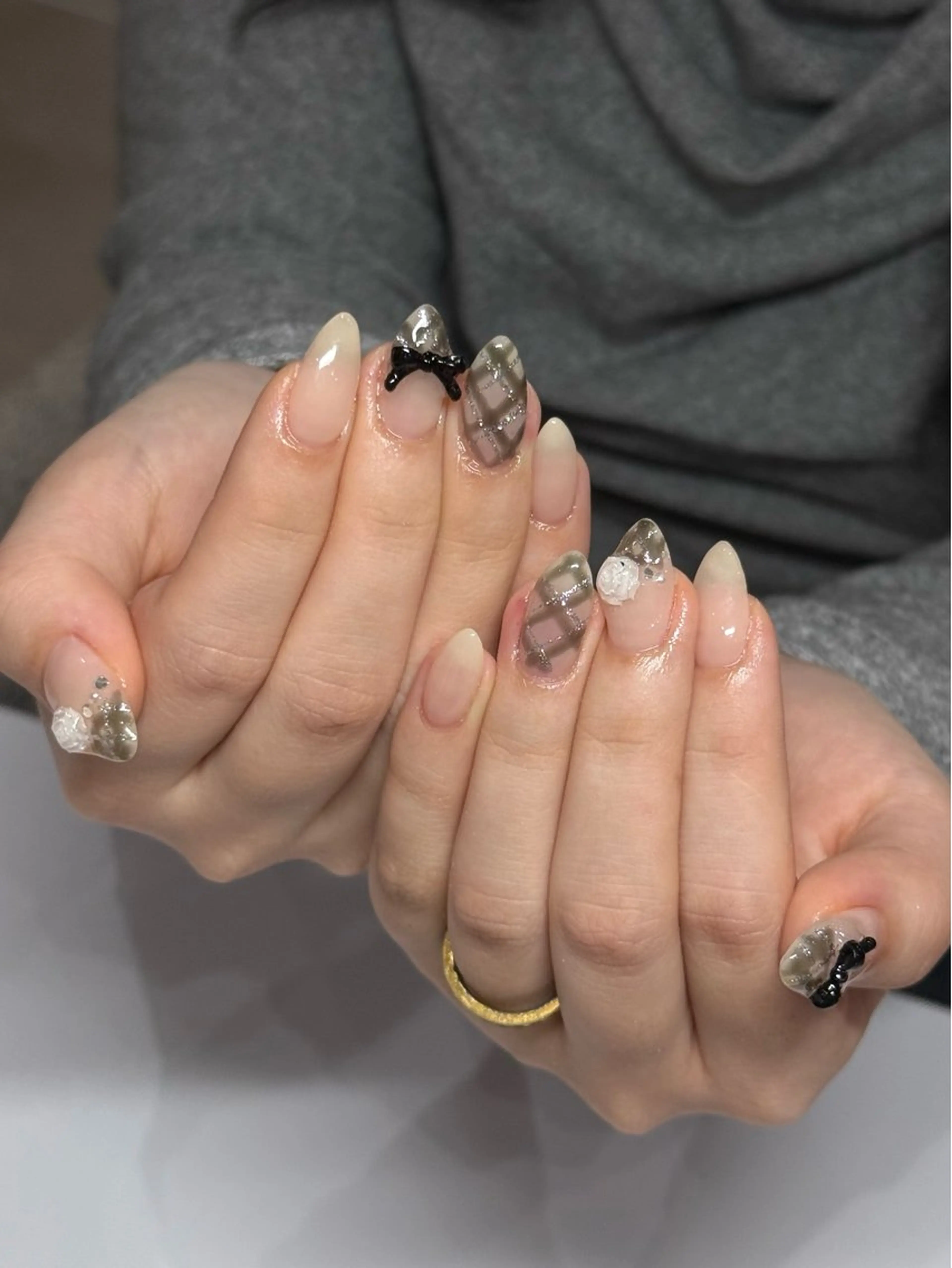 ネイル 𝘉𝘢𝘣𝘦𝘭 𝘜𝘮𝘪のネイルデザイン