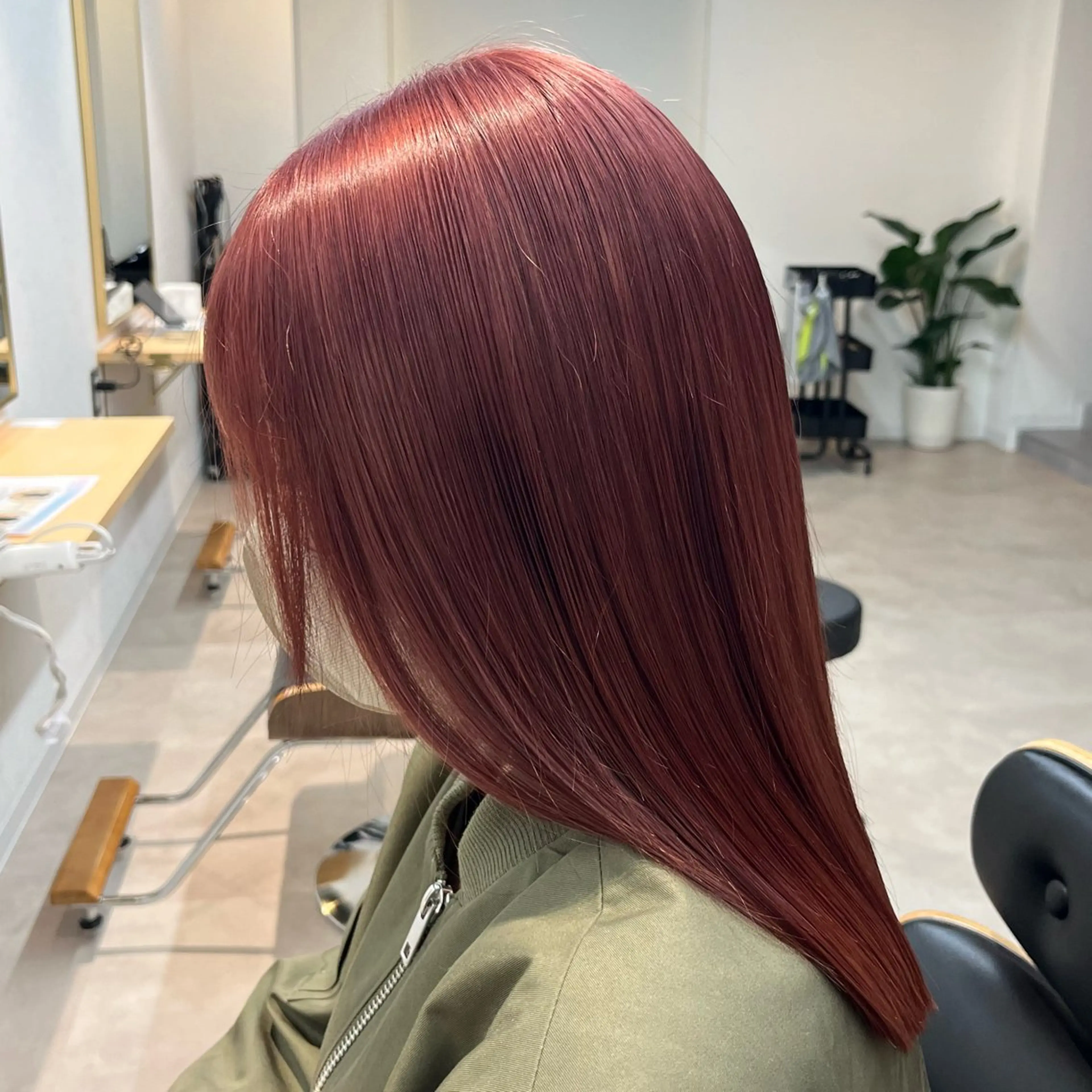 セミロング カラー カット ヘアカラー トリートメント 艶カラー/レイヤー/ ハイトーン/まなみのヘアスタイル