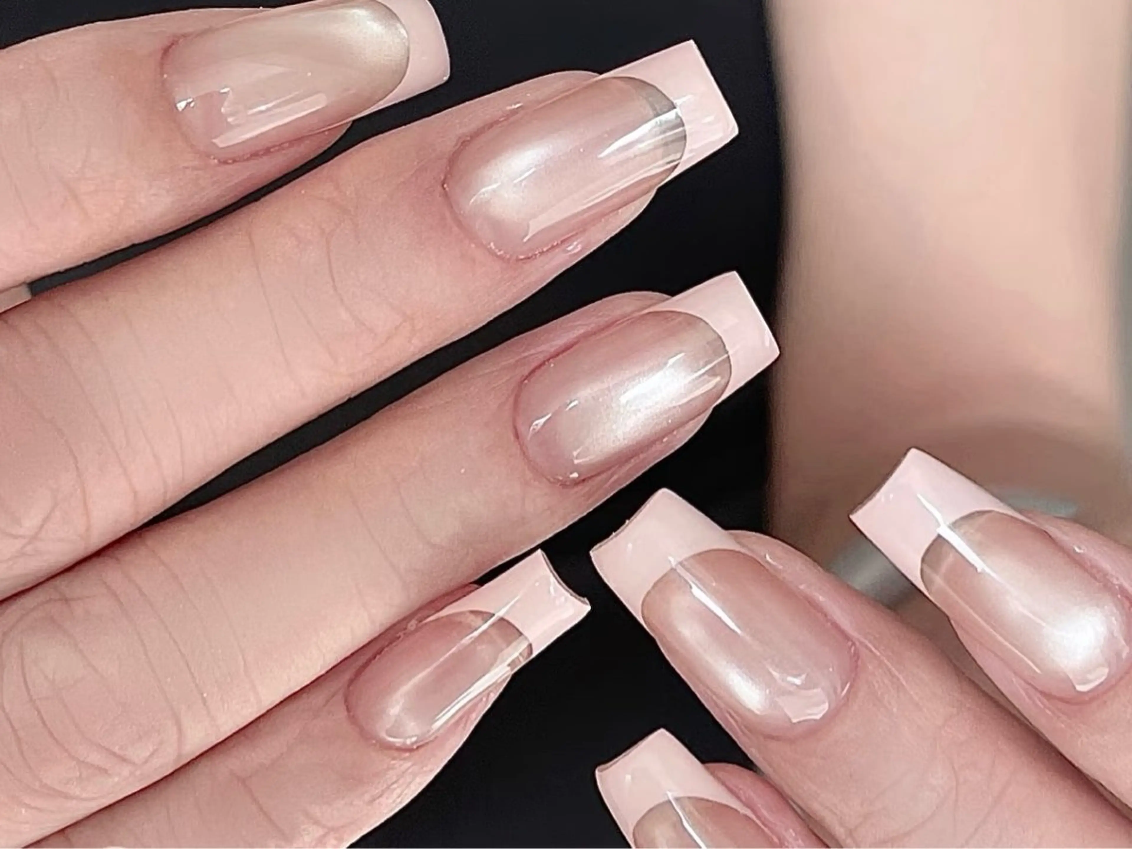 【チップ長さ出し】プレミアム✨マグネット➕フレンチ 🌸800円パーツ2本or埋め尽くし2本プレゼント¥10980の写真