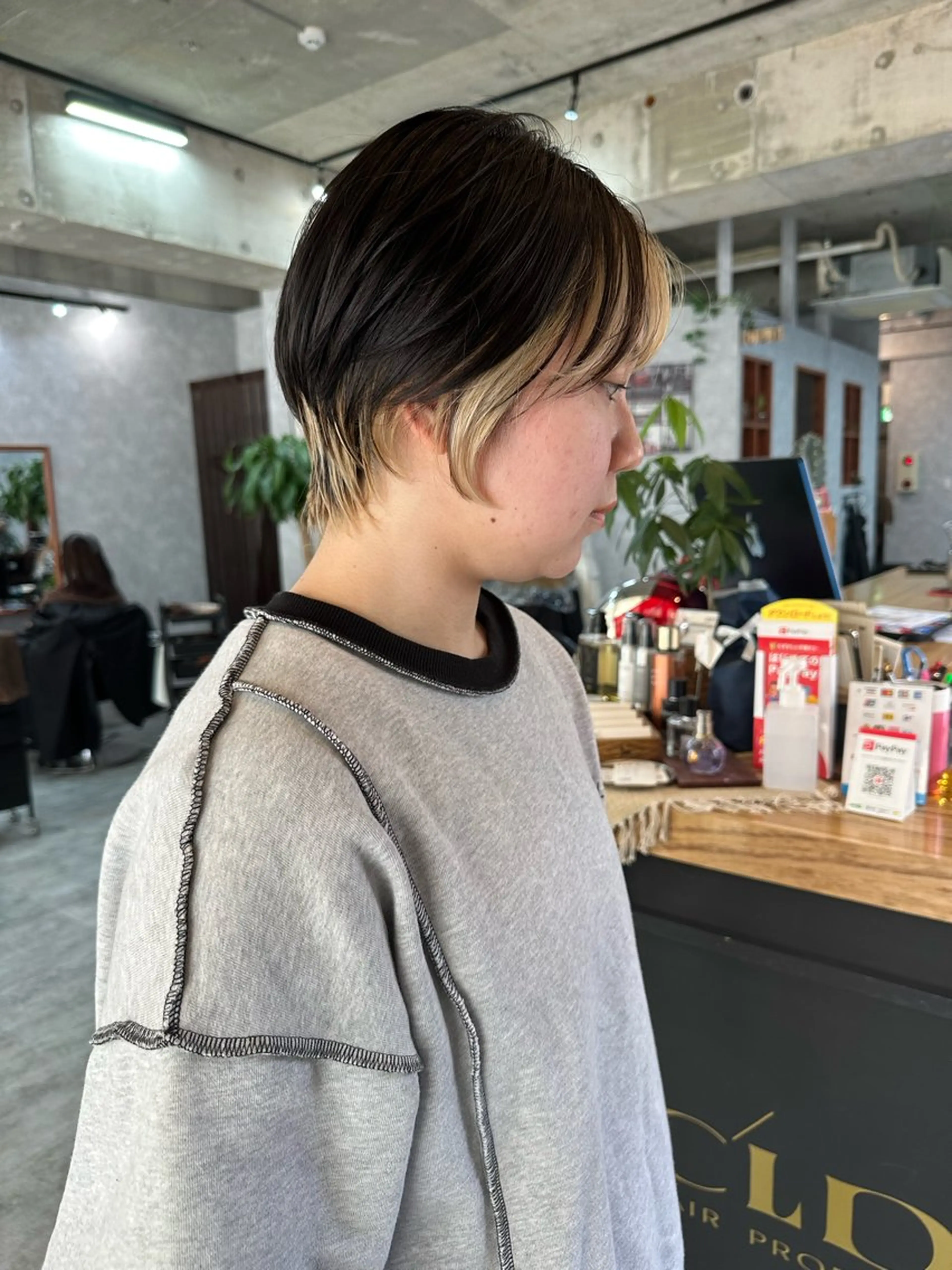 ショート 切りっぱなしボブ ショートボブ ハンサムショート 丸みショート ボブ カット ヘアカラー トリートメント モテ髪/ボブ/ショー ト/アダチフウトのヘアスタイル