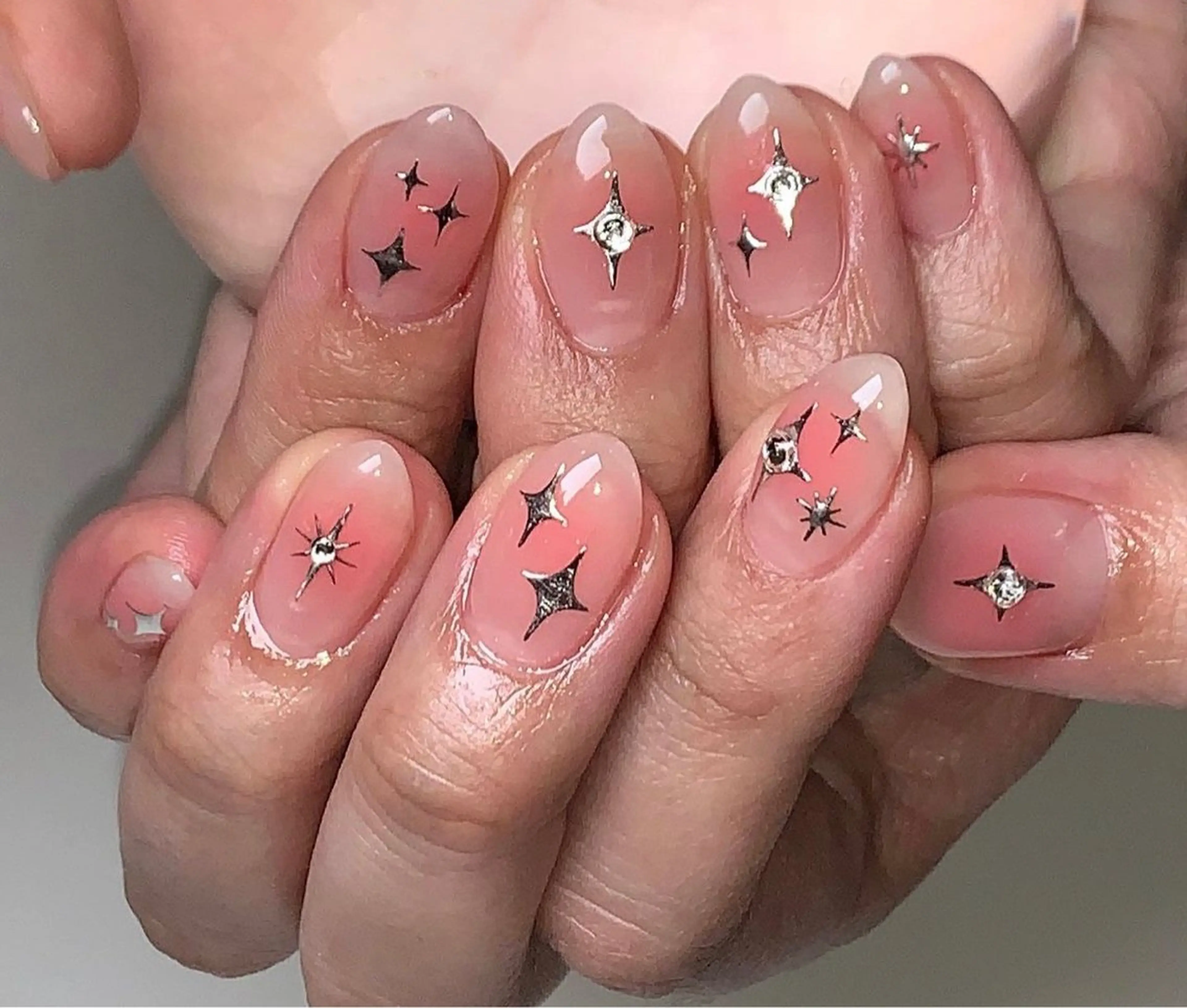 ミディアム nina beautyのネイルデザイン