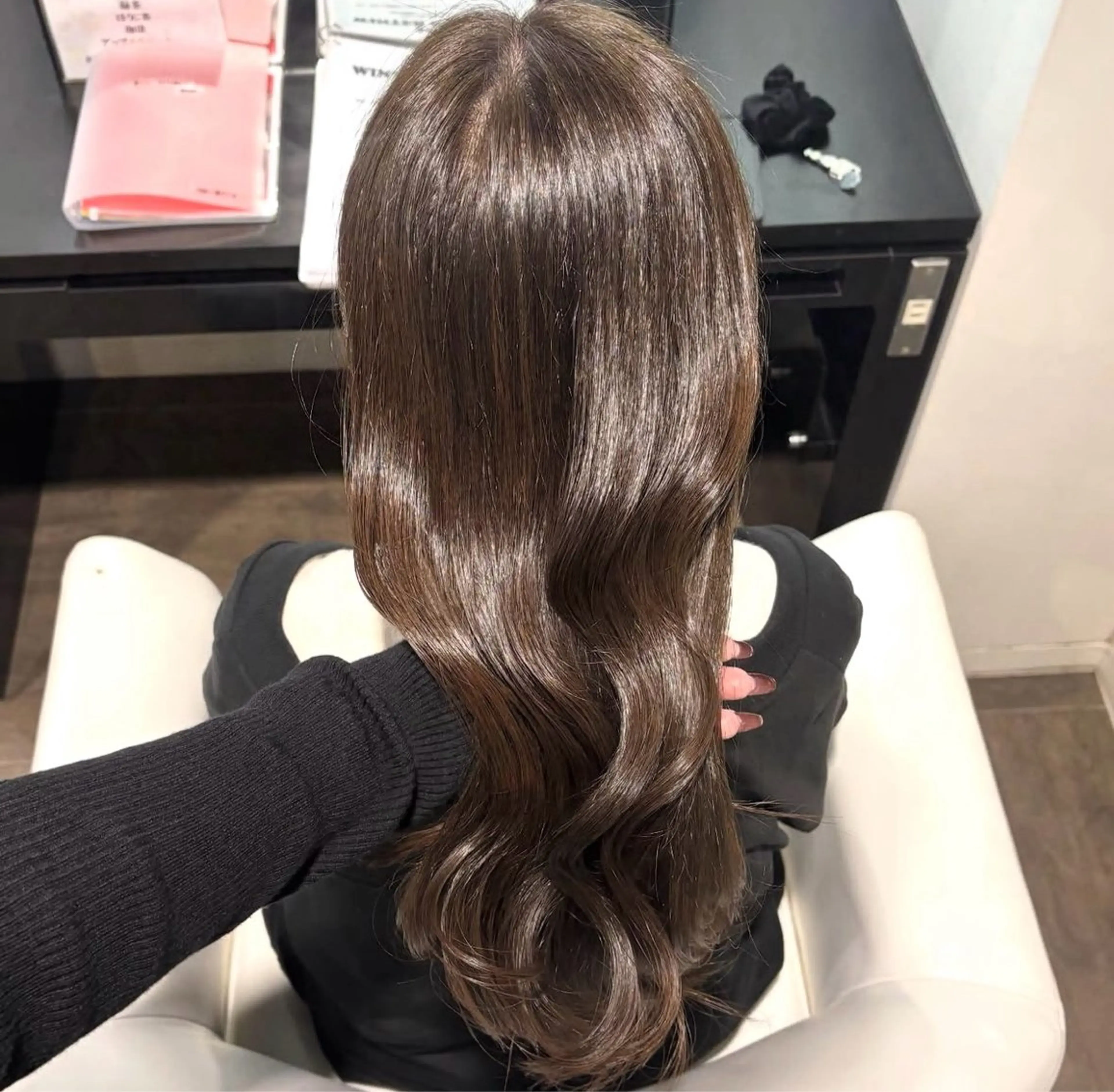 ロング カラー ブリーチ ブラウンカラー チョコレートブラウン ダブルカラー ブリーチなしカラー カット ヘアカラー トリートメント 🖤大人可愛い⌇ 𝐑 𝐈 𝐎🖤のヘアスタイル
