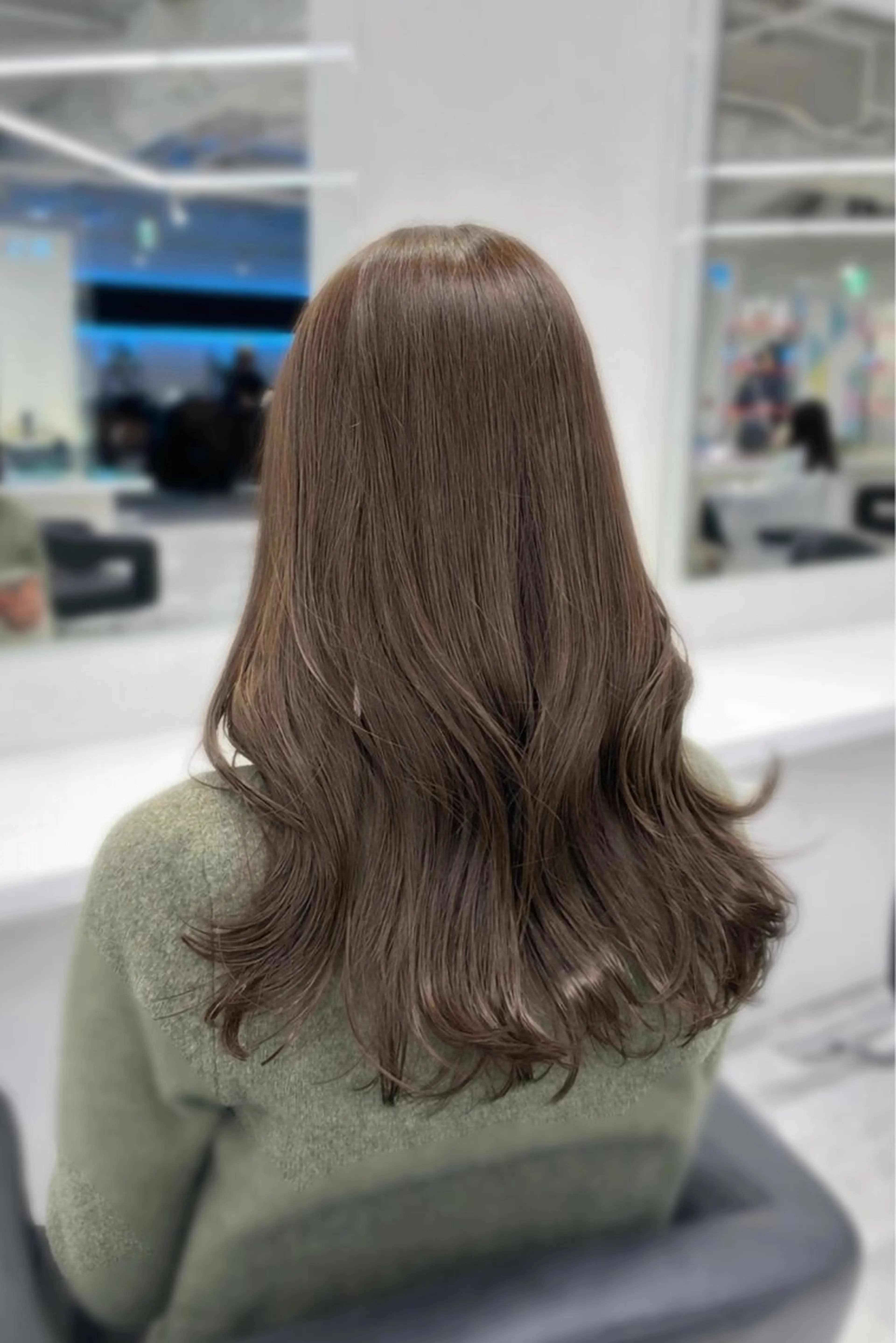 セミロング カラー ヘアカラー トリートメント 透明感ベージュ🤎 manami👒🌿のヘアスタイル