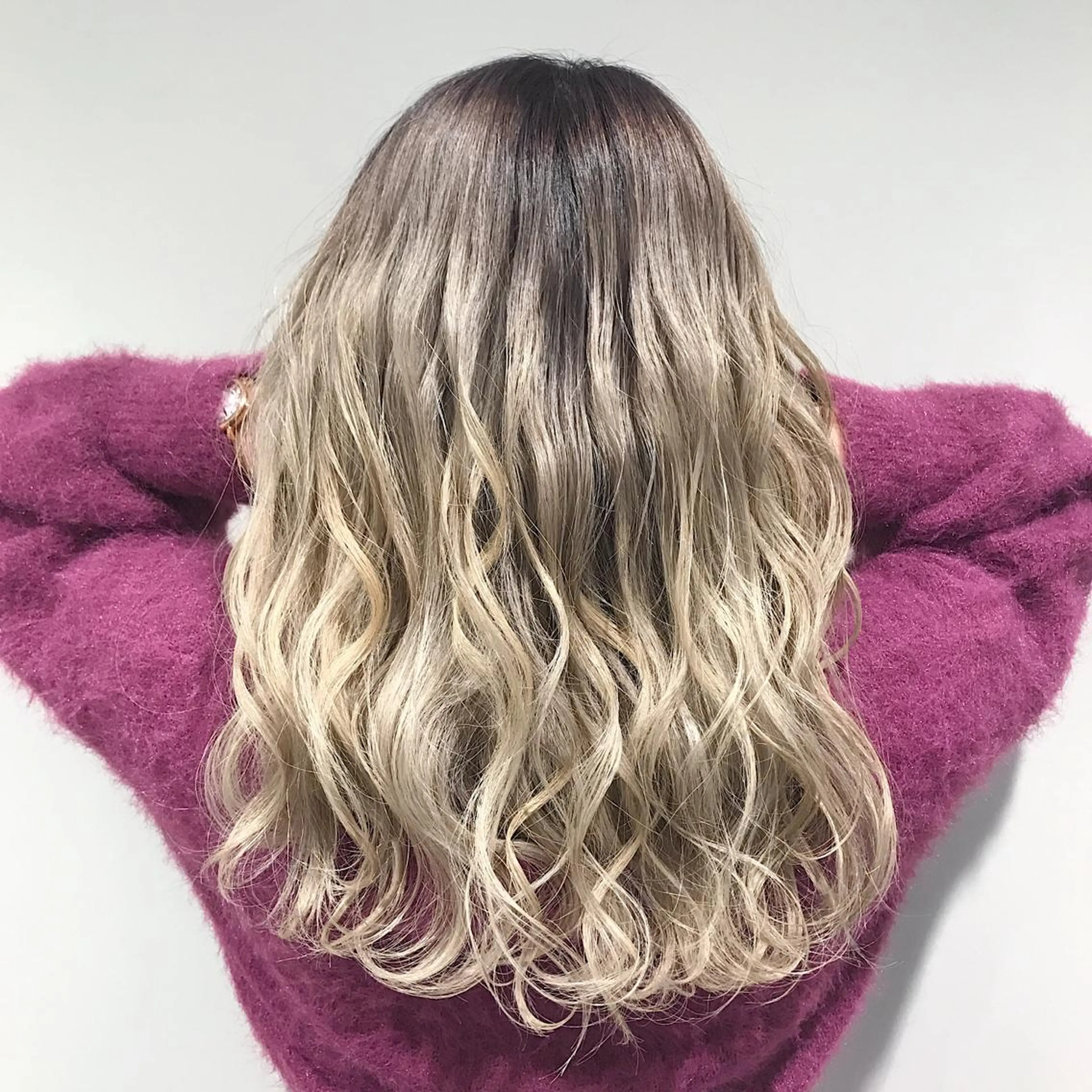 ミディアム カラー ヘアアレンジ Zina渋谷エリア マネージャShionのヘアスタイル