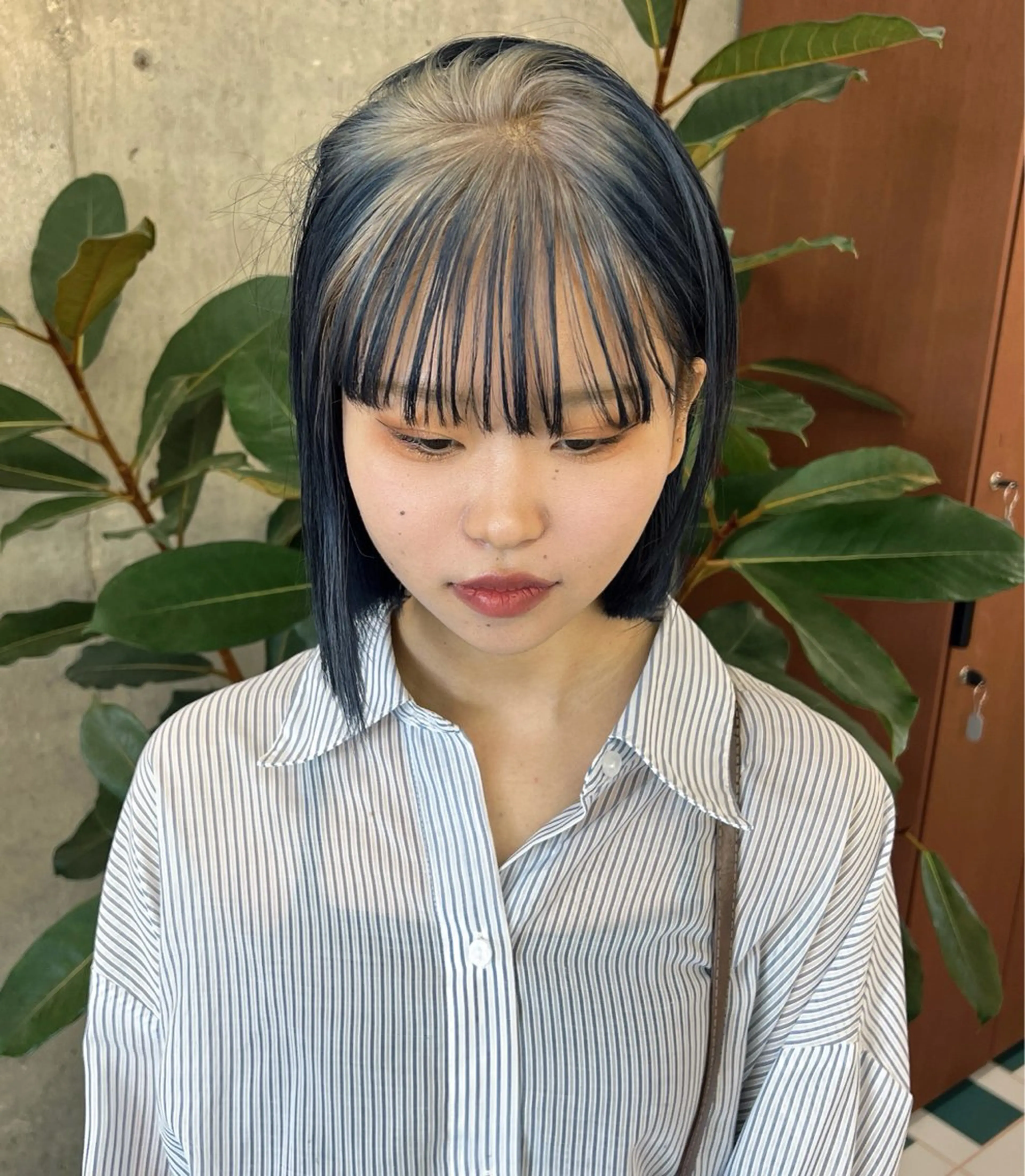 ショート カラー ヘアアレンジ ベージュカラー ブリーチ ブルーカラー ホワイトベージュ MIKU★デザイン/ 透明感カラー/ボブのヘアスタイル