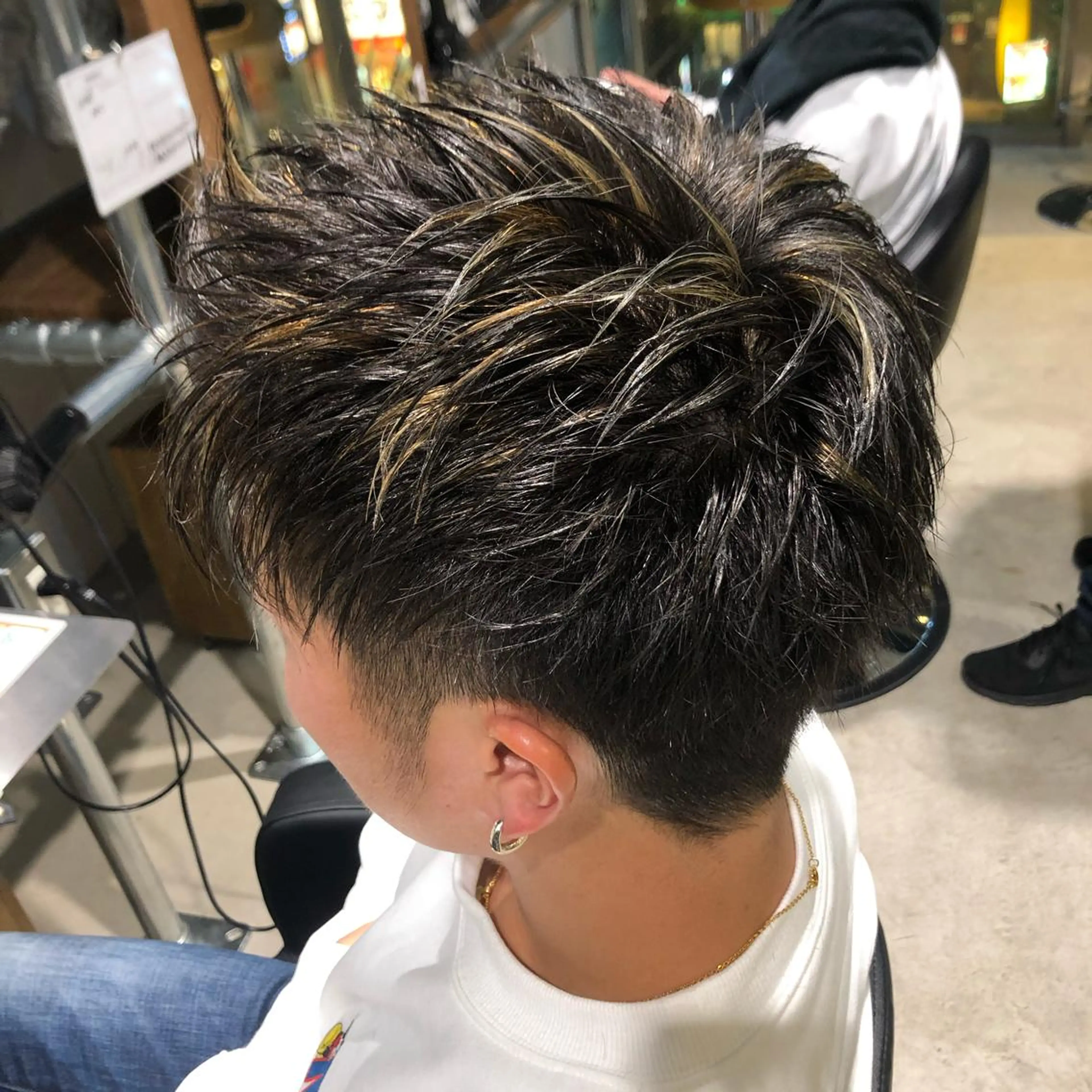 カラー メンズ メンズハイライト ハイライトカラー 宮下 愛璃紗のヘアスタイル