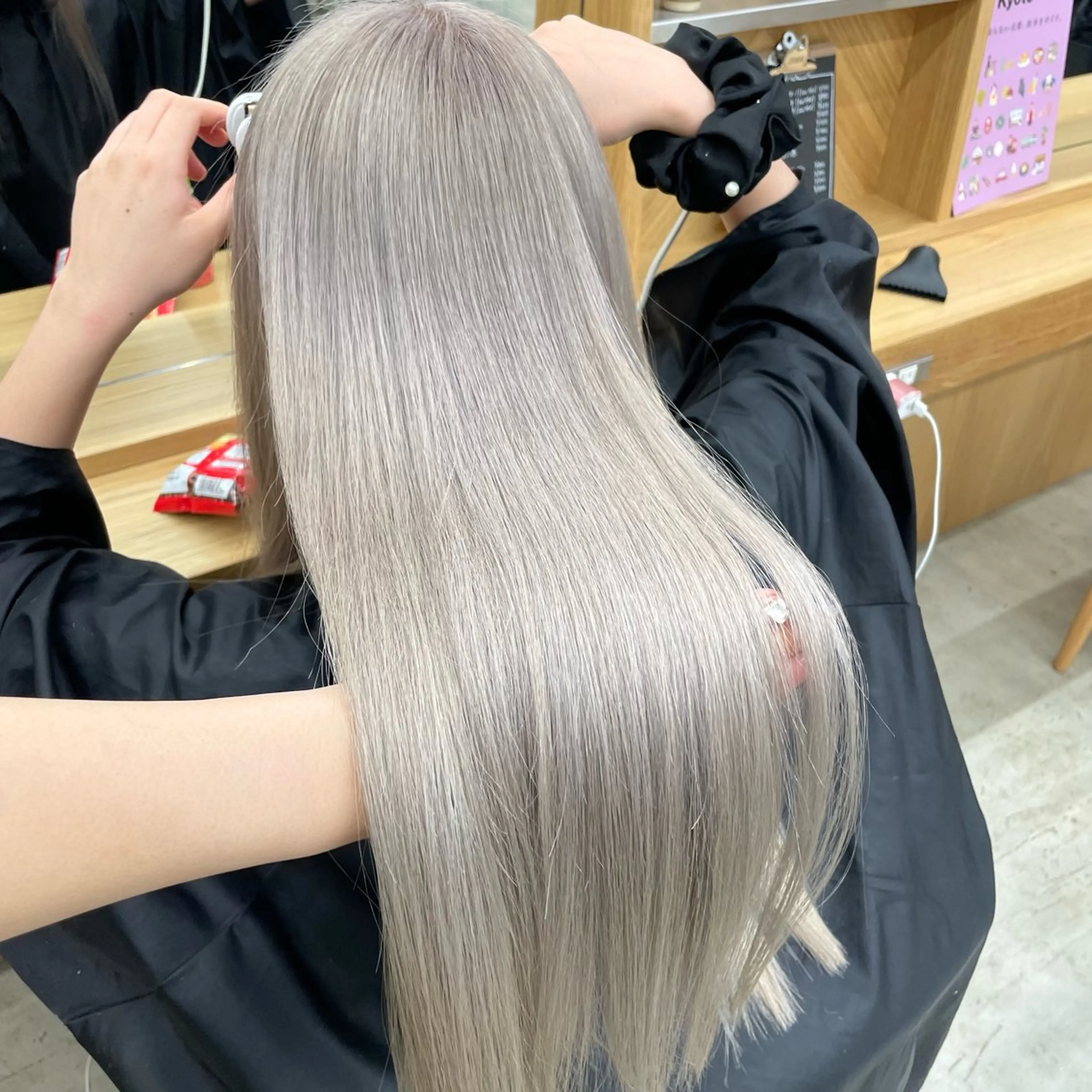 ロング カラー ブリーチ カット ヘアカラー トリートメント トレンドカラー🥣／ ヘアアレンジ✩.*˚のヘアスタイル