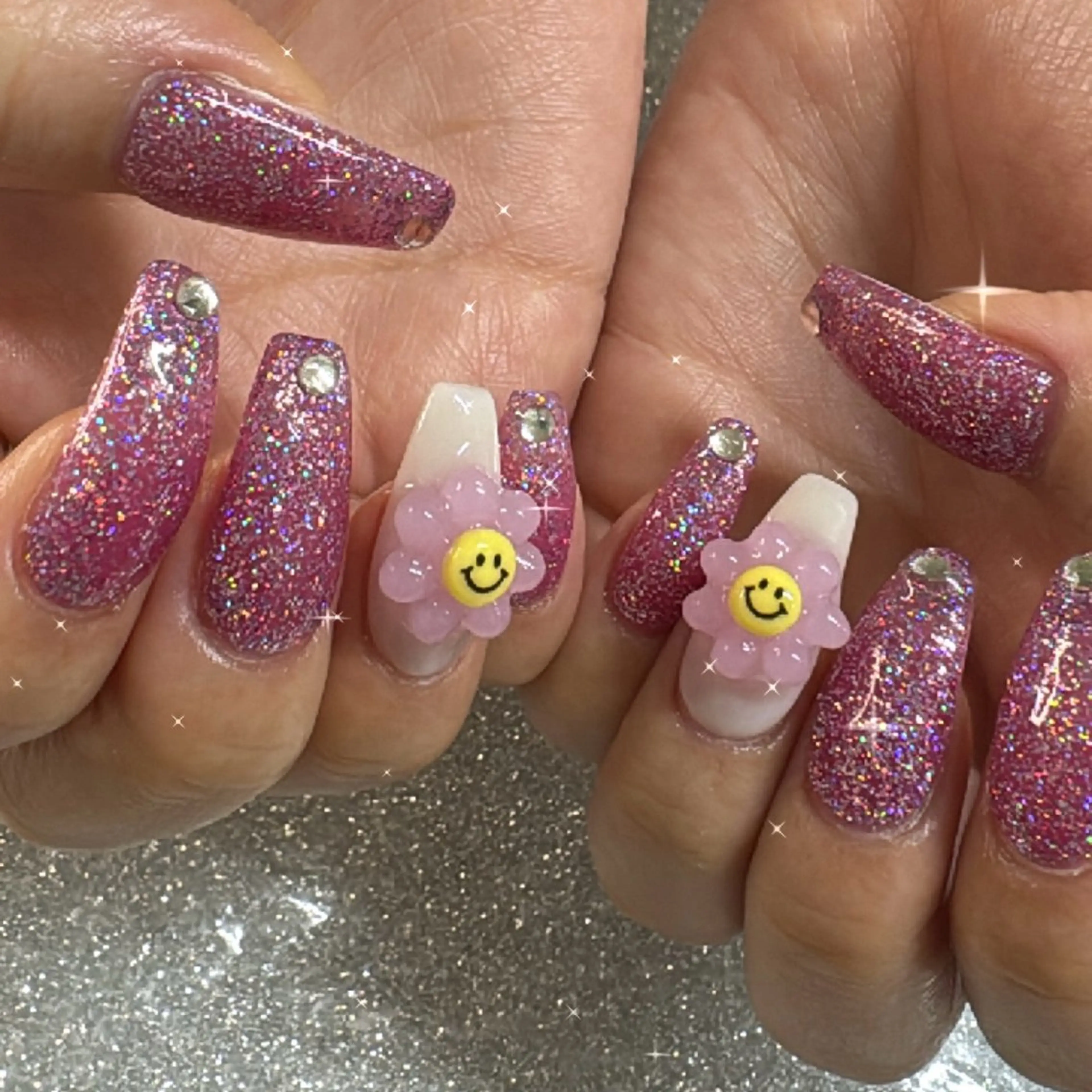 ネイル ハンドネイル VIERU 🌈🎀💖のネイルデザイン