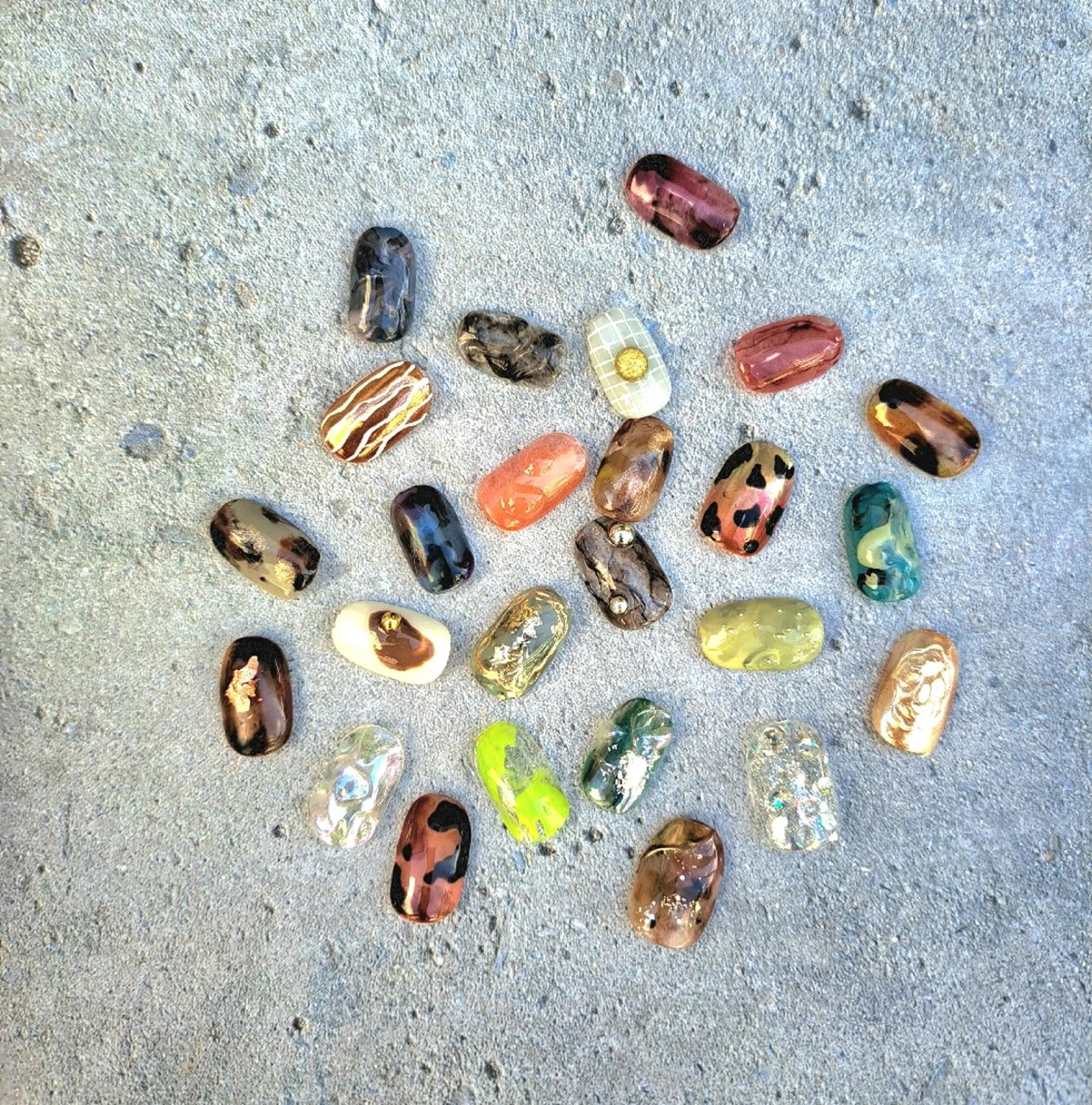 ネイル チークネイル フレンチネイル ジェルネイル ガーリー ハート 河野ちえ (雑誌掲載サロン)のネイルデザイン