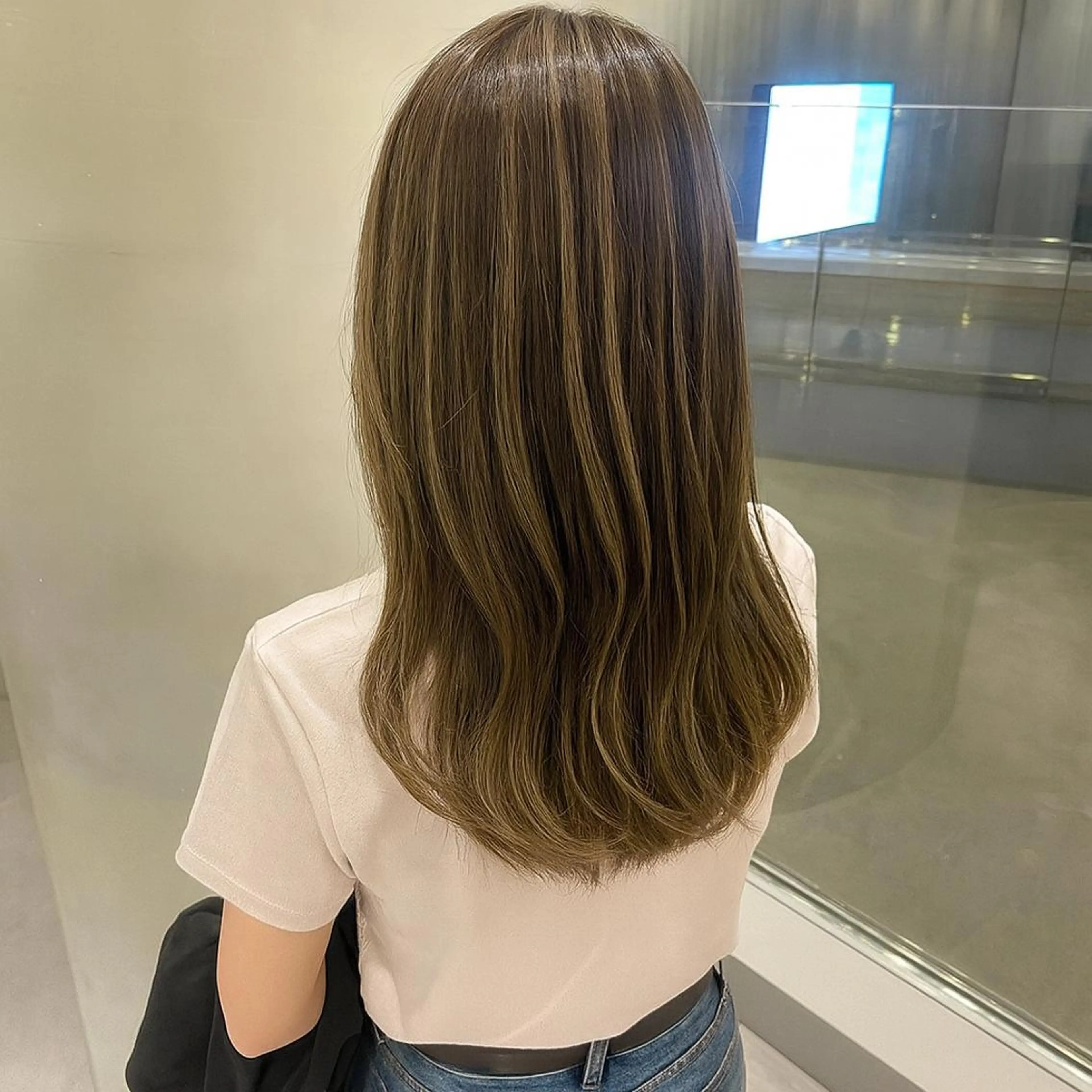 カラー セミロング 佐藤彩野/艶カラー /透明感カラーのヘアスタイル