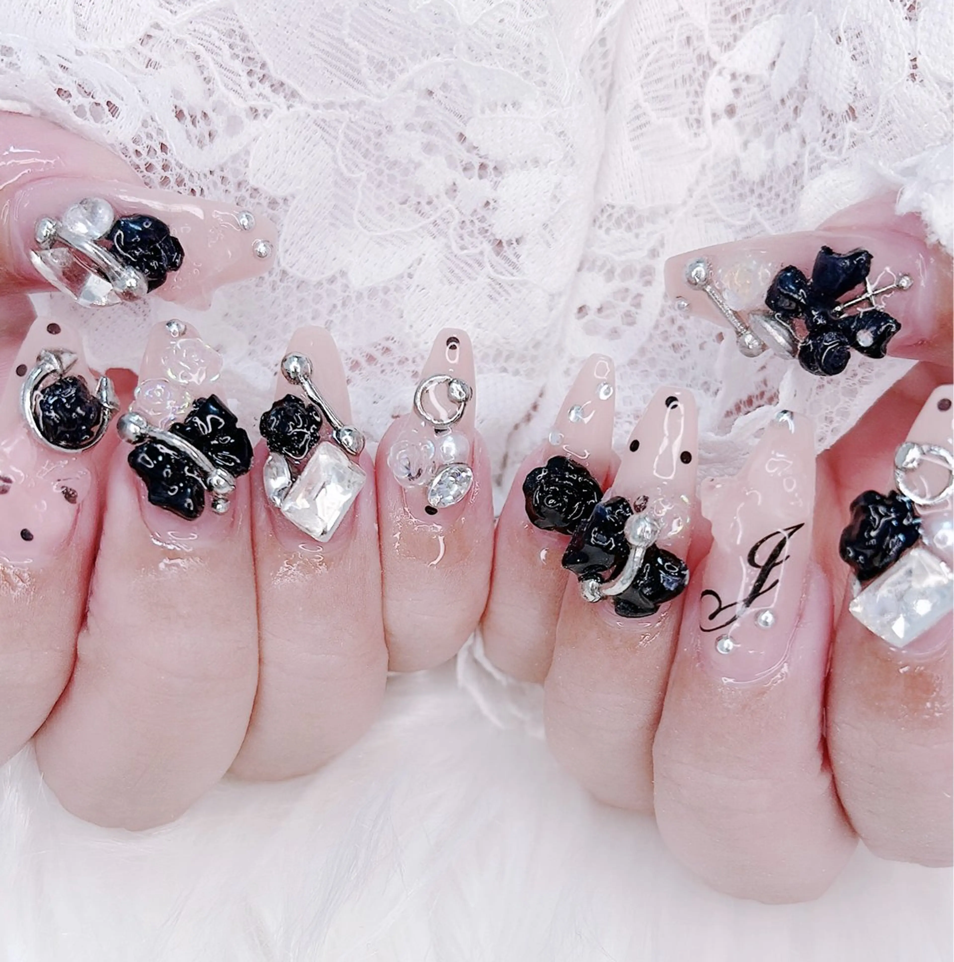 ネイル フレンチネイル ガーリー ロングネイル ハンドネイル mini nailのネイルデザイン