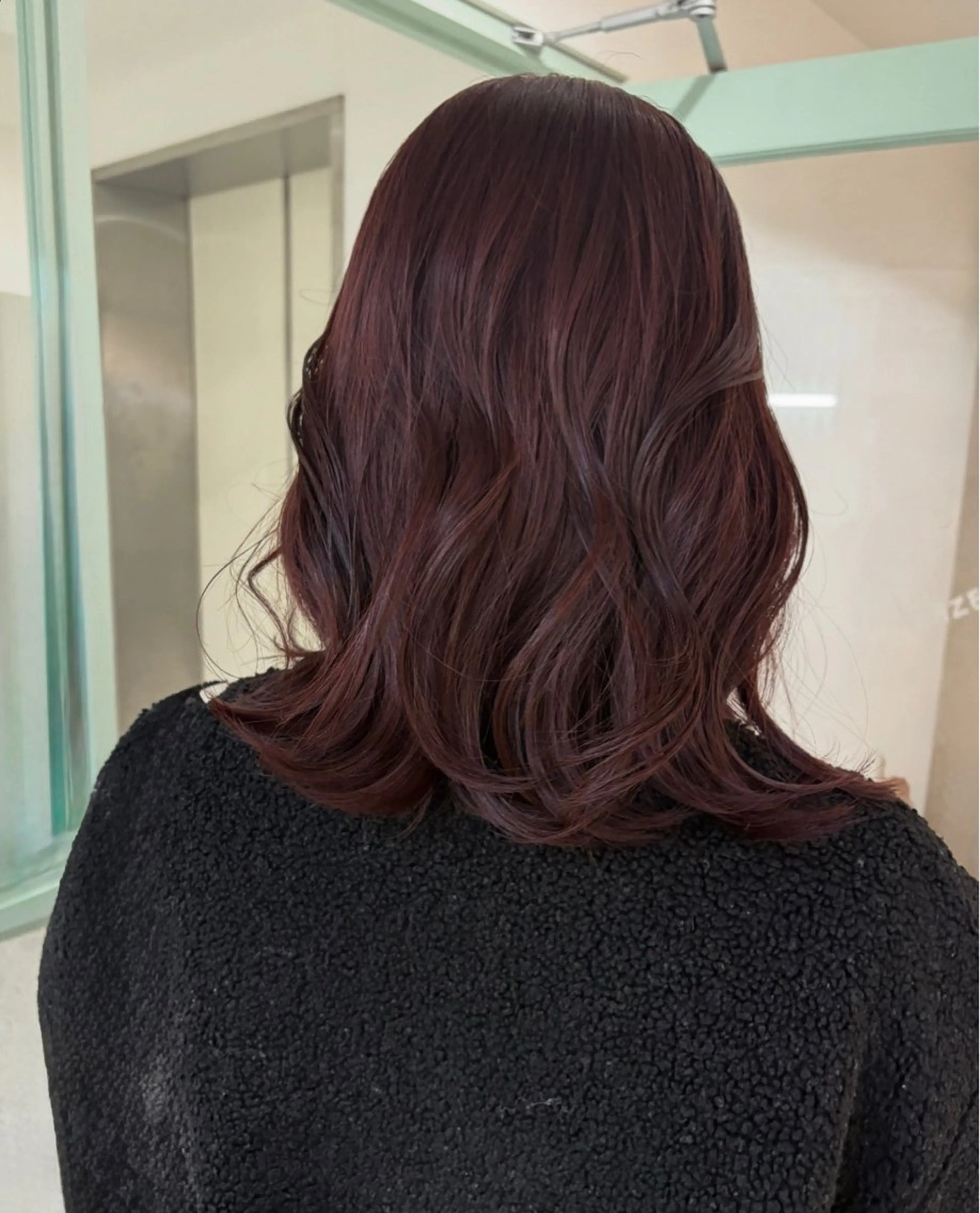 ミディアム ヘアカラー 大山 茶子のヘアスタイル