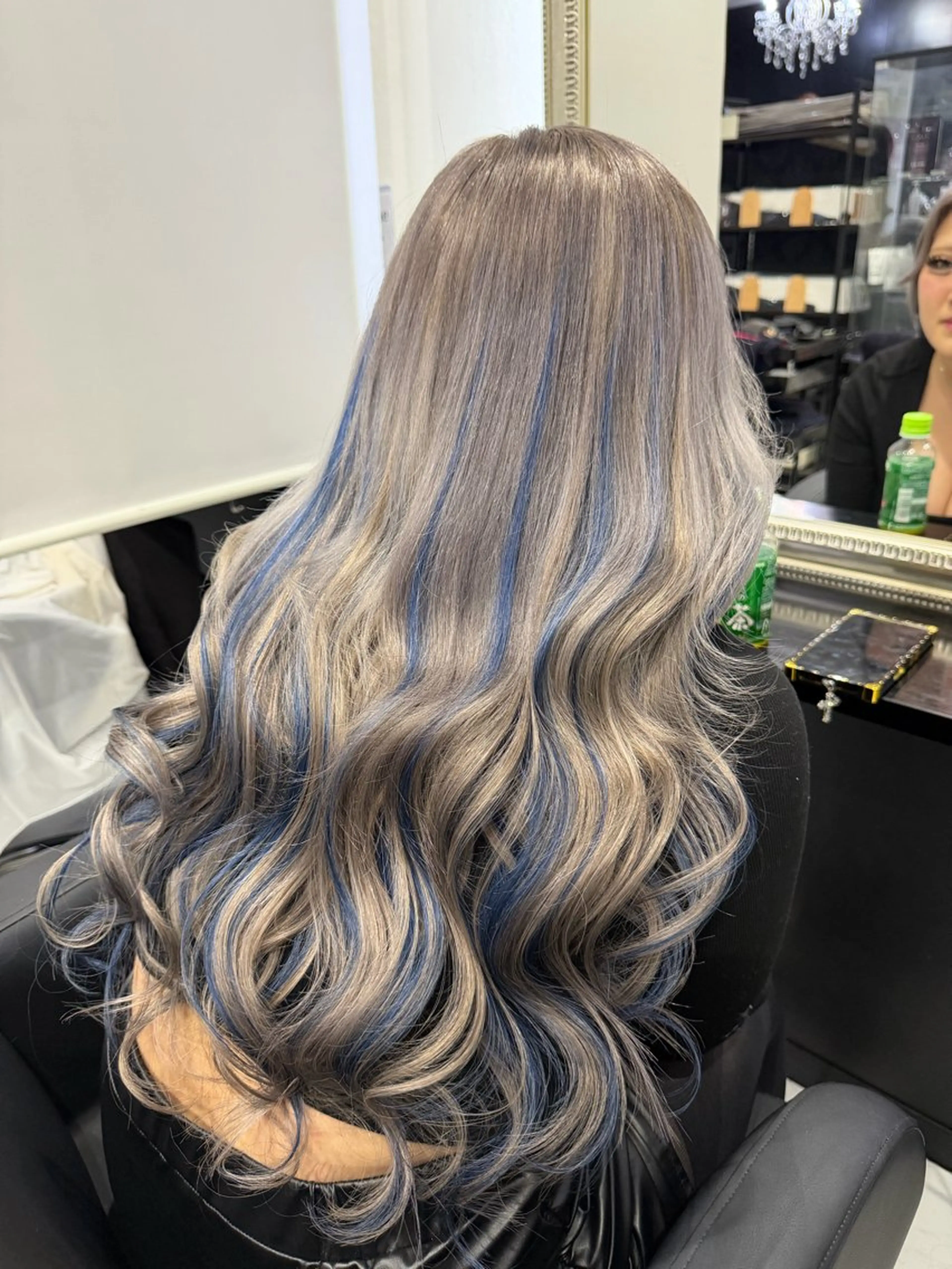 ロング カラー プルエクステ ブリーチ ハイライトカラー エクステ ハイライト カット ヘアカラー エクステ 長田 麻友子のヘアスタイル