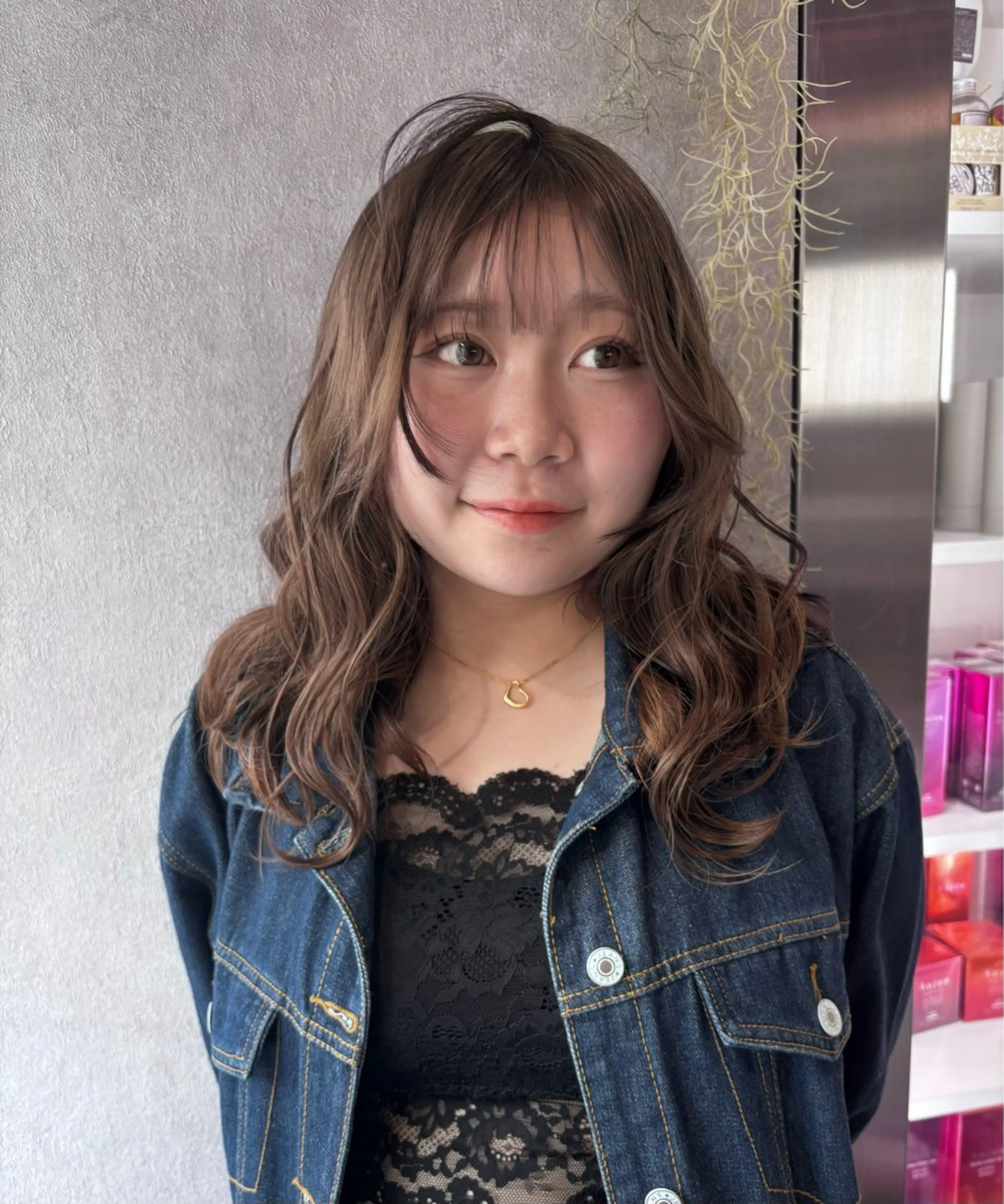 セミロング カラー ヘアアレンジ 切りっぱなしボブ ブリーチ ダブルカラー イヤリングカラー ハイライトカラー ヘアカラー iona/ハイトーン /ネイルのネイルデザイン