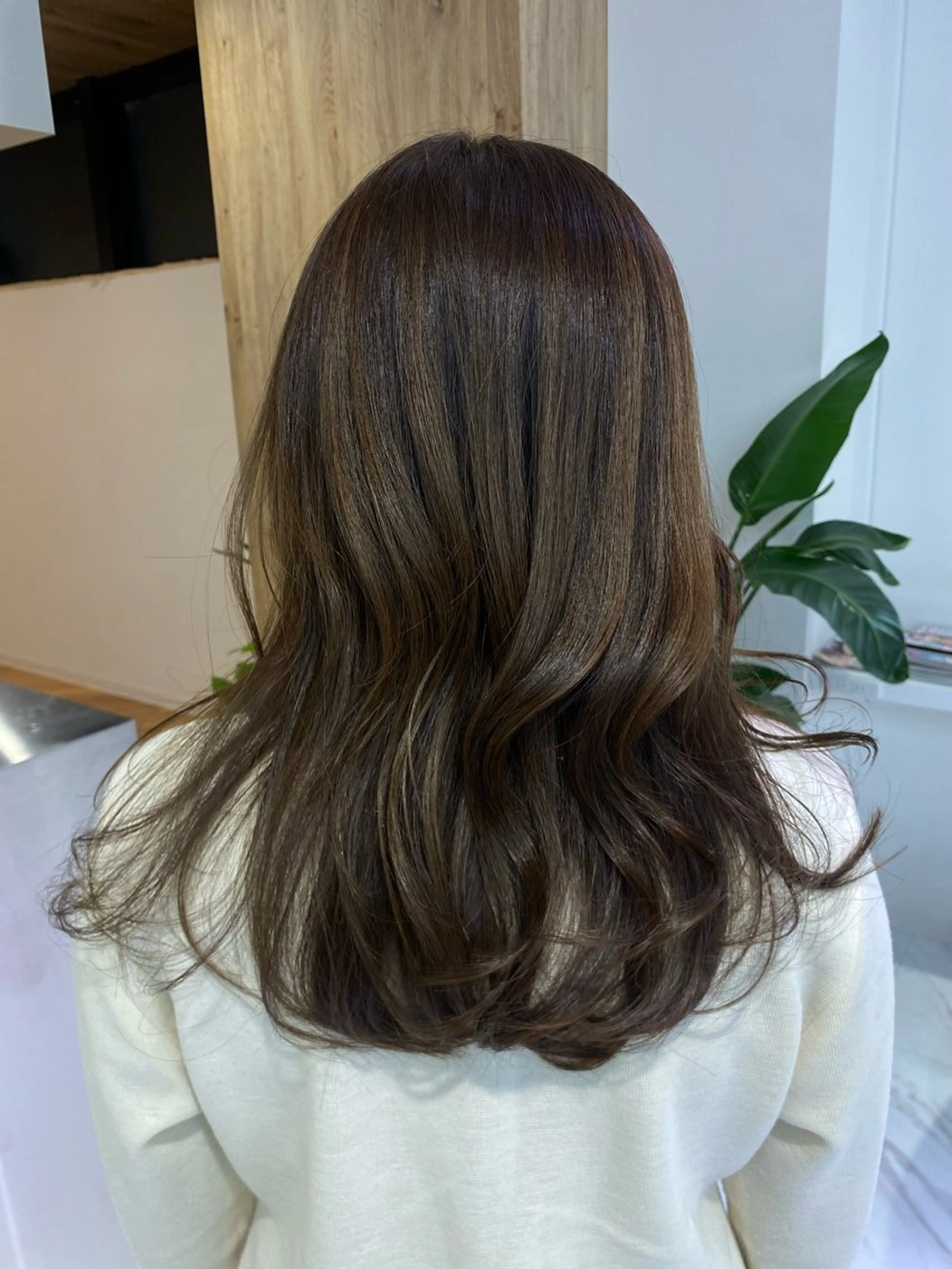 セミロング レイヤーカット 都筑 莉佳子のヘアスタイル