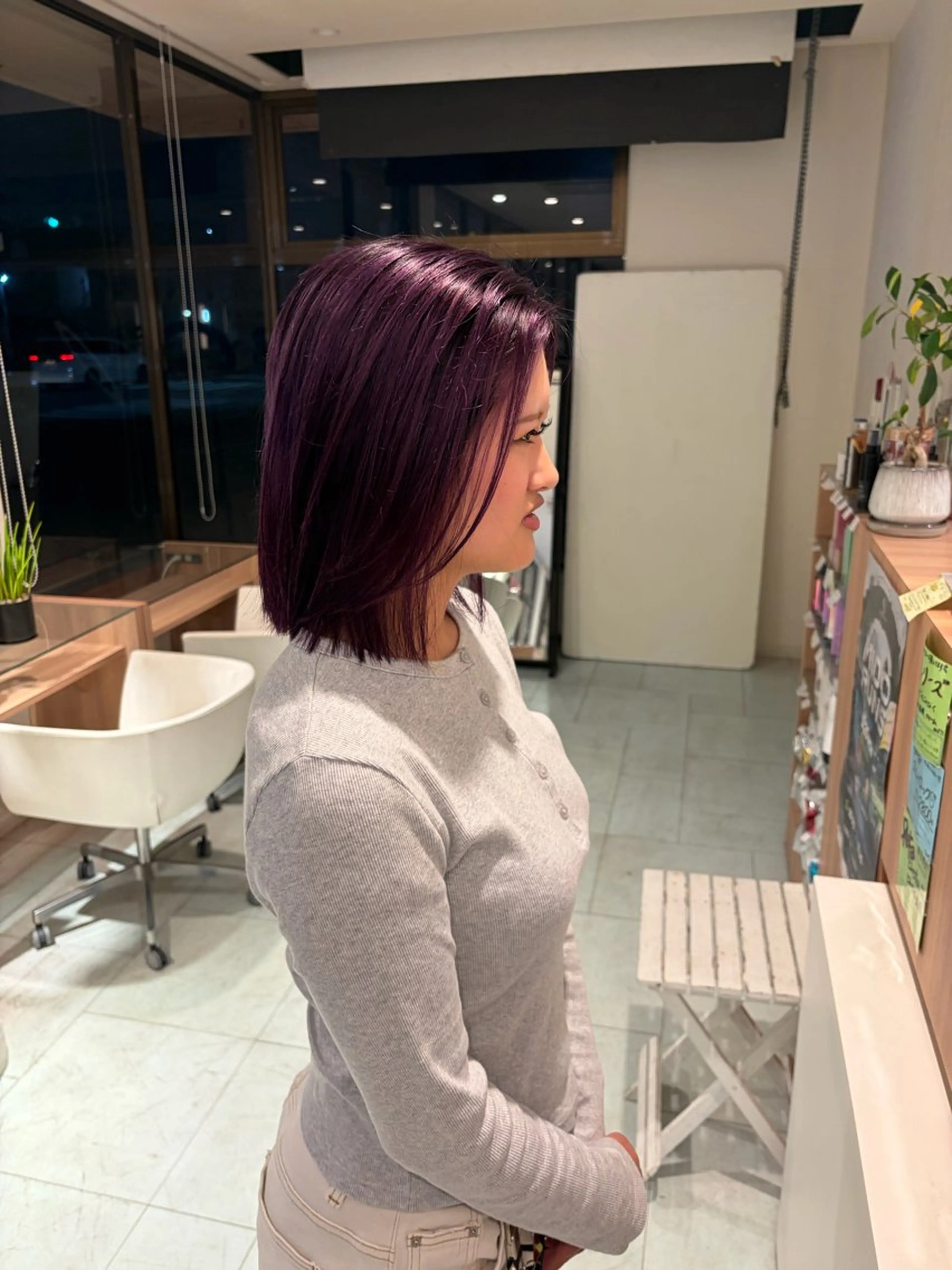 ミディアム 岡 愛梨のヘアスタイル