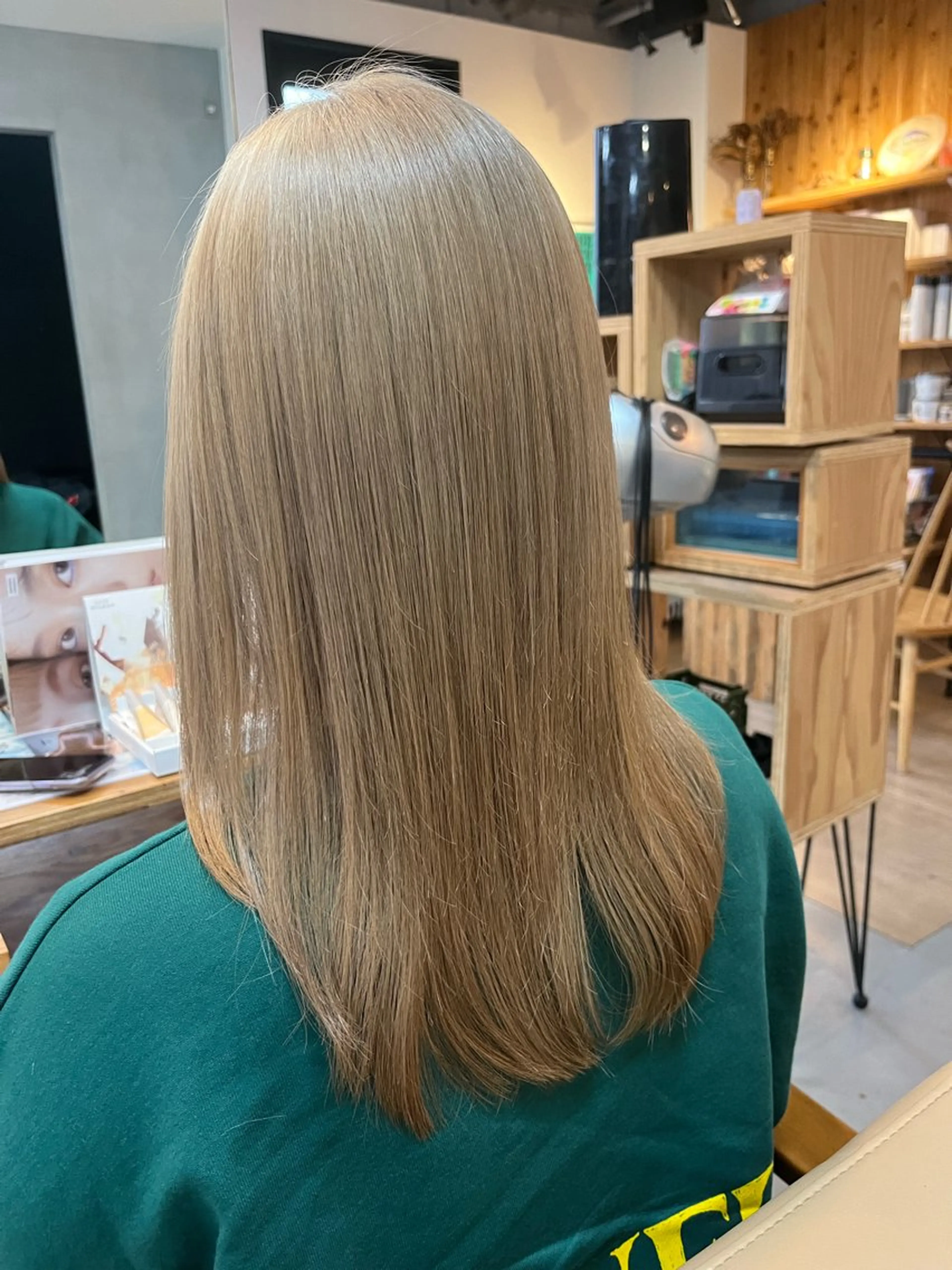 セミロング カット ヘアカラー JUNO所属・阪神西宮★JUNO 川﨑温子のヘアスタイル