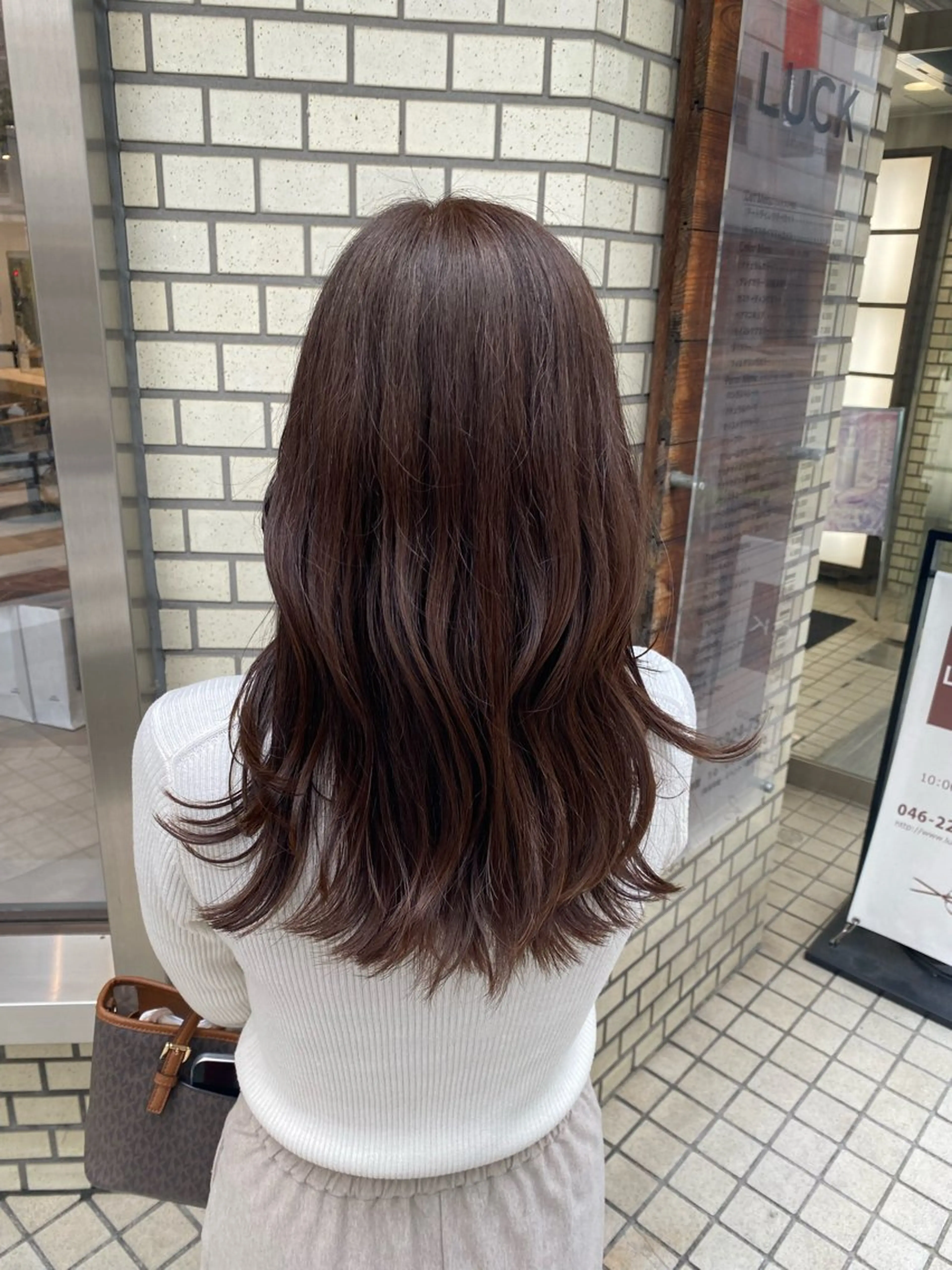 セミロング カラー レイヤーカット 韓国ヘア AINA🐱のヘアスタイル