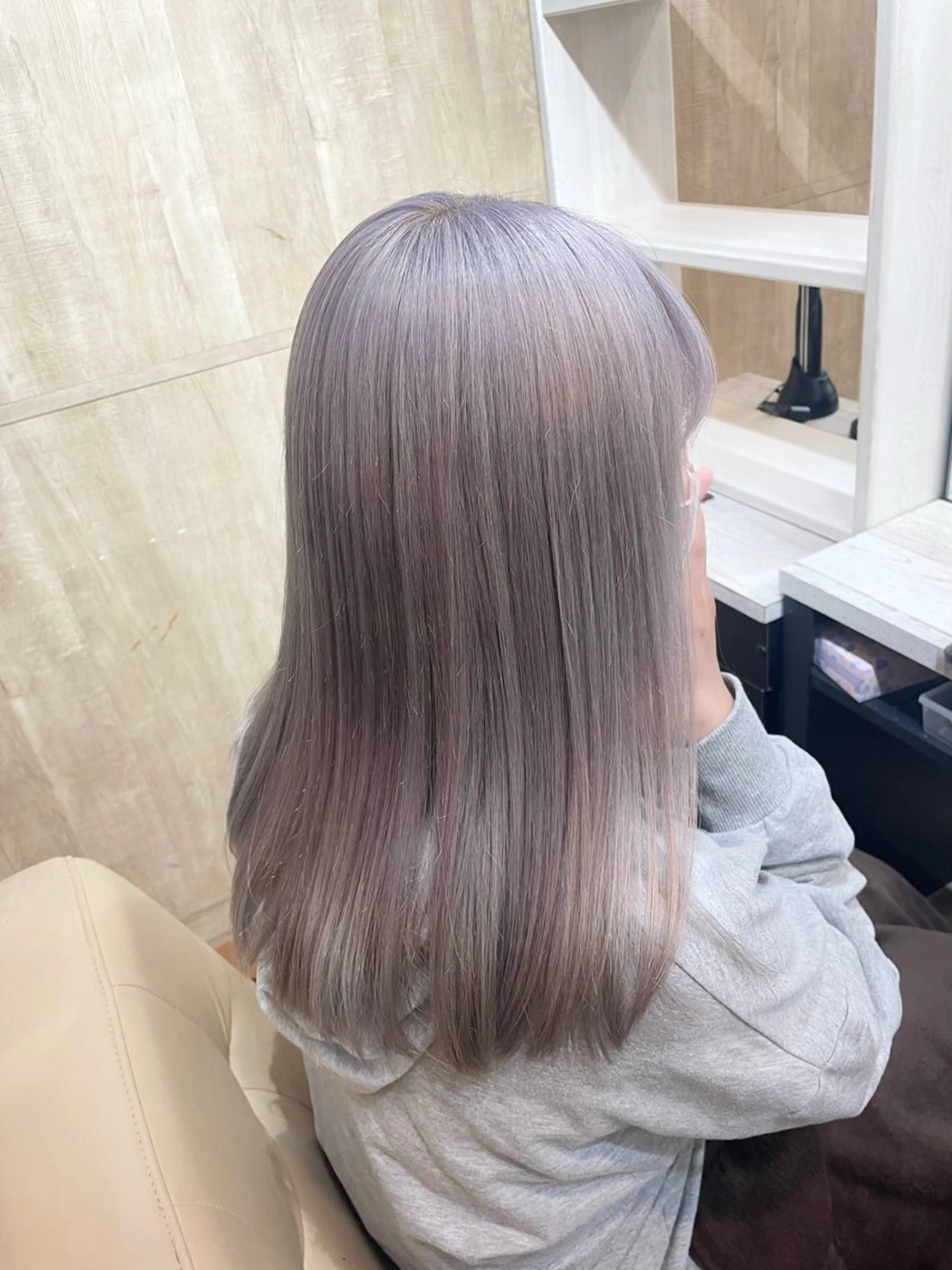 カラー シルバー カット ヘアカラー トリートメント Lapis所属・韓国レイヤーカット/ AIRIのヘアスタイル