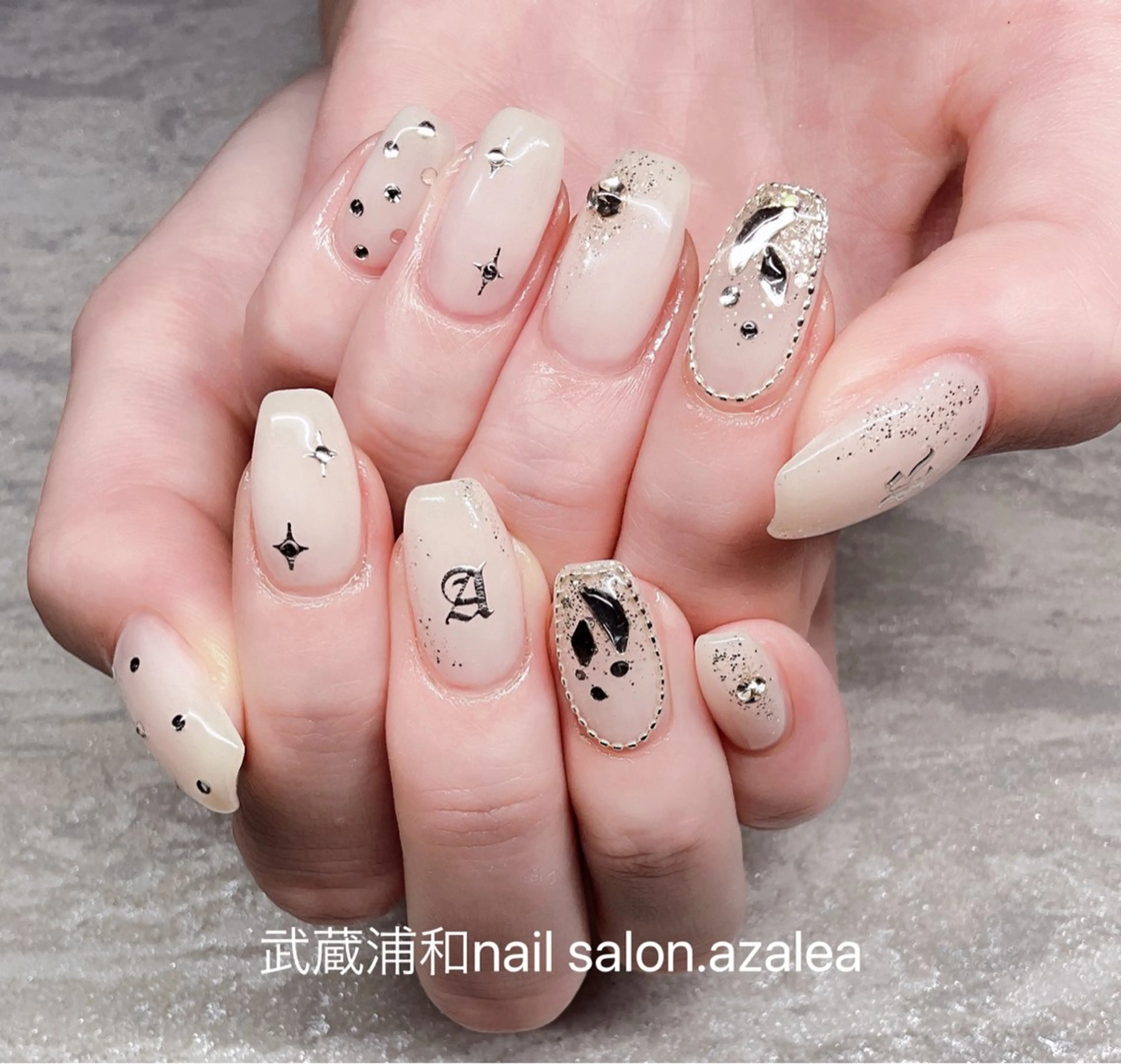 ネイル ハンドネイル R inのネイルデザイン