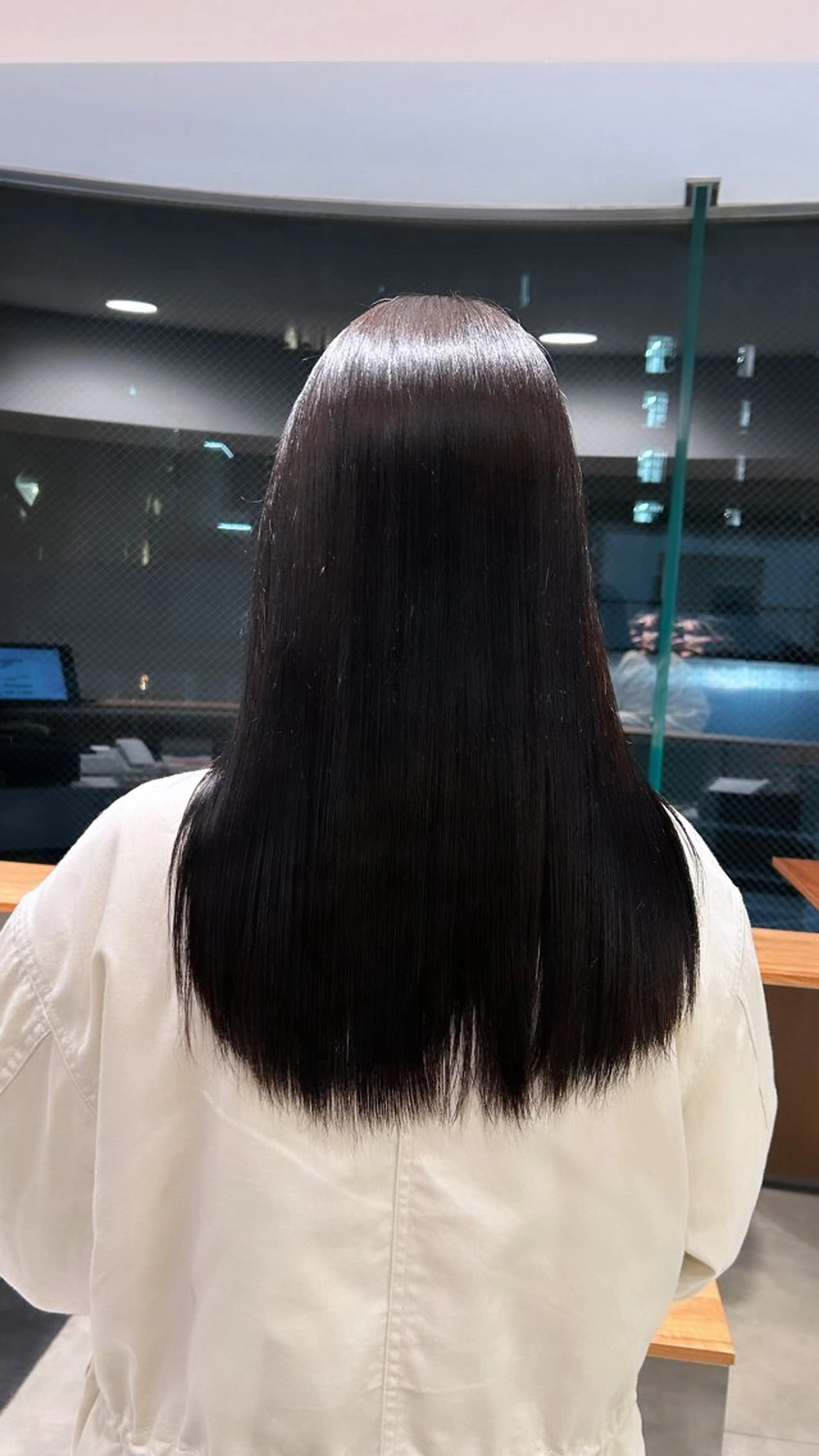 セミロング セミロングパーマ 髪質改善 縮毛矯正 諸井 芽のヘアスタイル