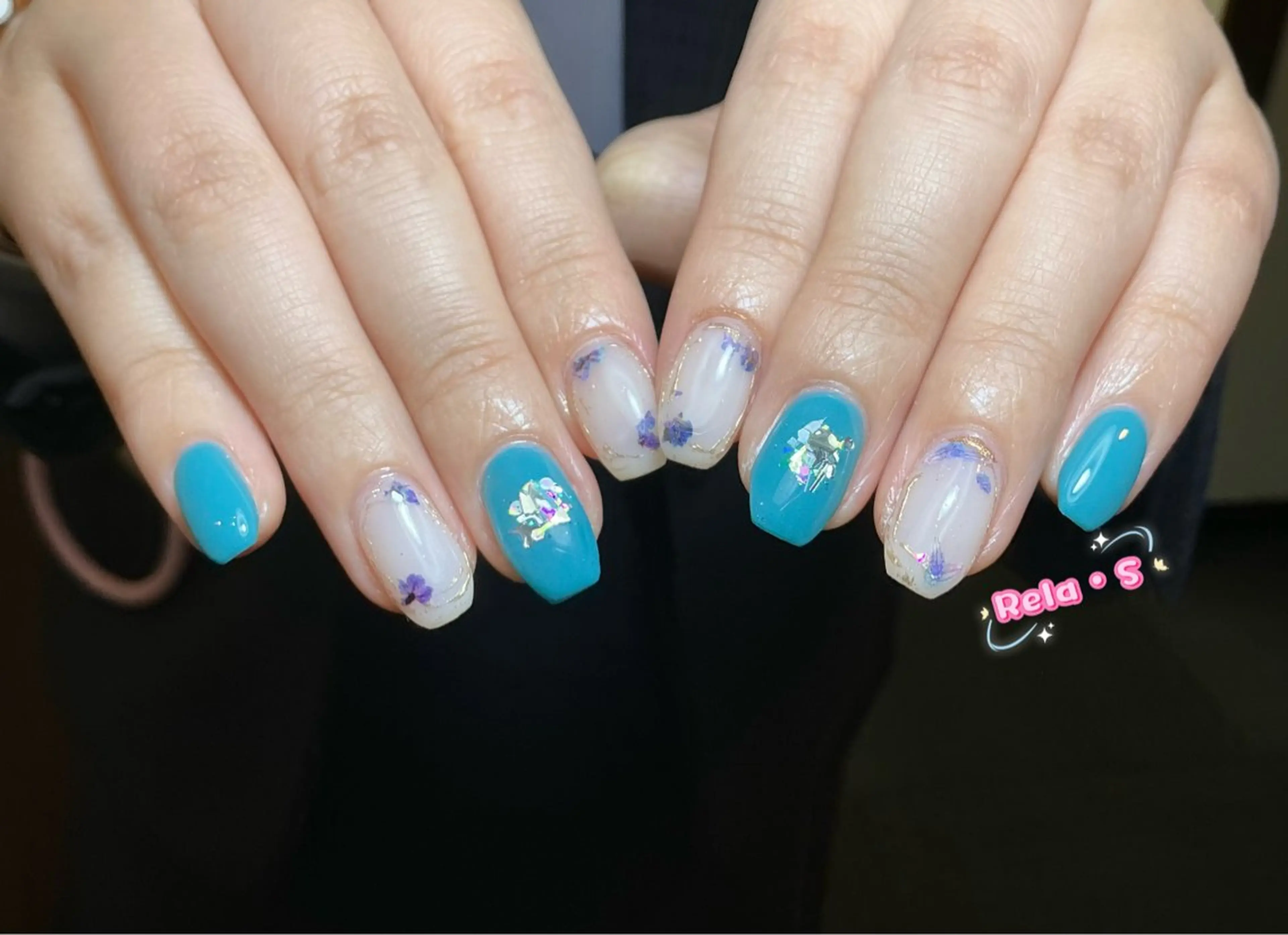 ネイル オーロラネイル 長さ出し フレンチネイル ジェルネイル ガラスフレンチ Rela・S NAILのネイルデザイン