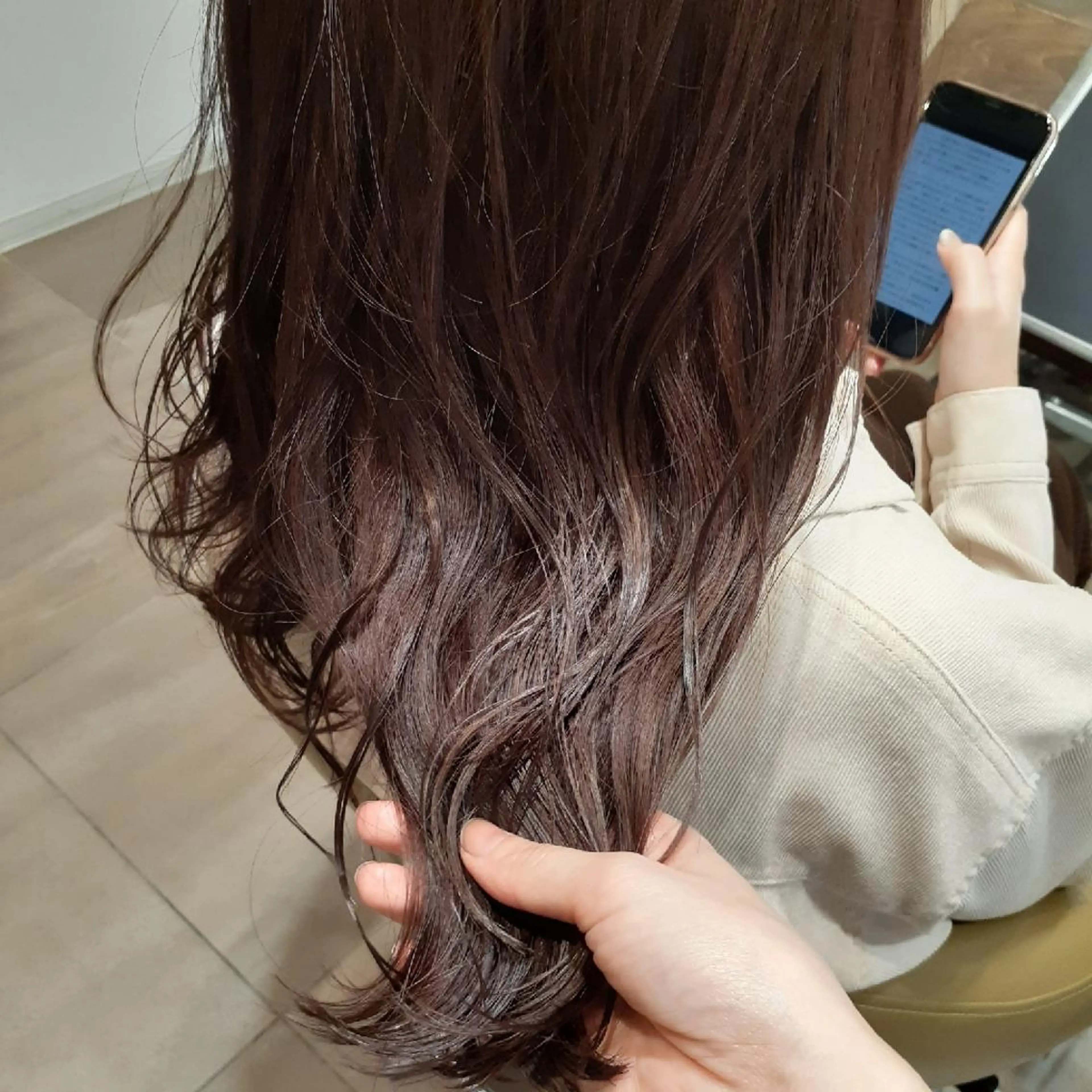 ロング 高橋 彩のヘアスタイル