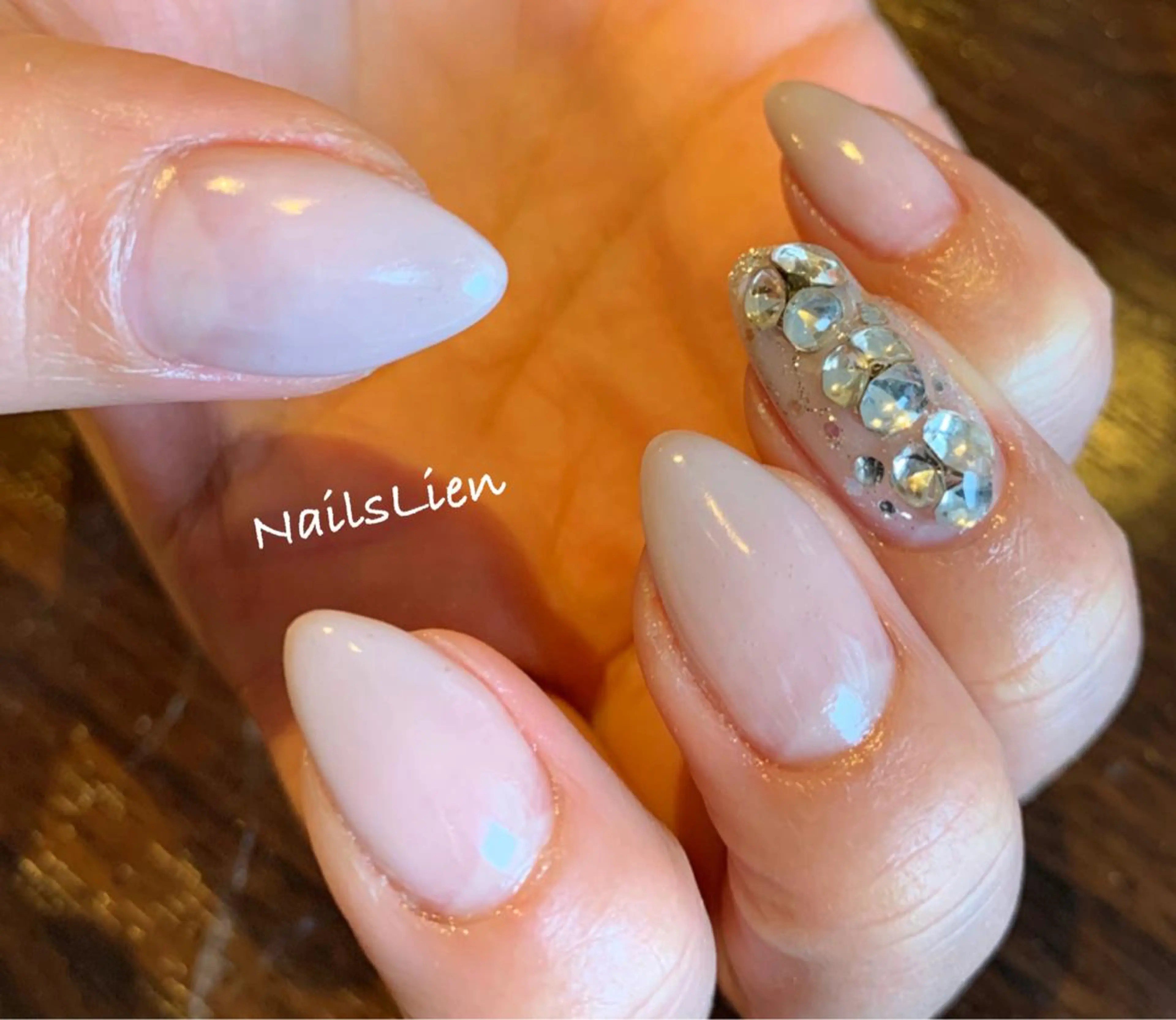 ネイル ゴージャス キラキラネイル 冬ネイル クリスマス studio e n / RiNのネイルデザイン