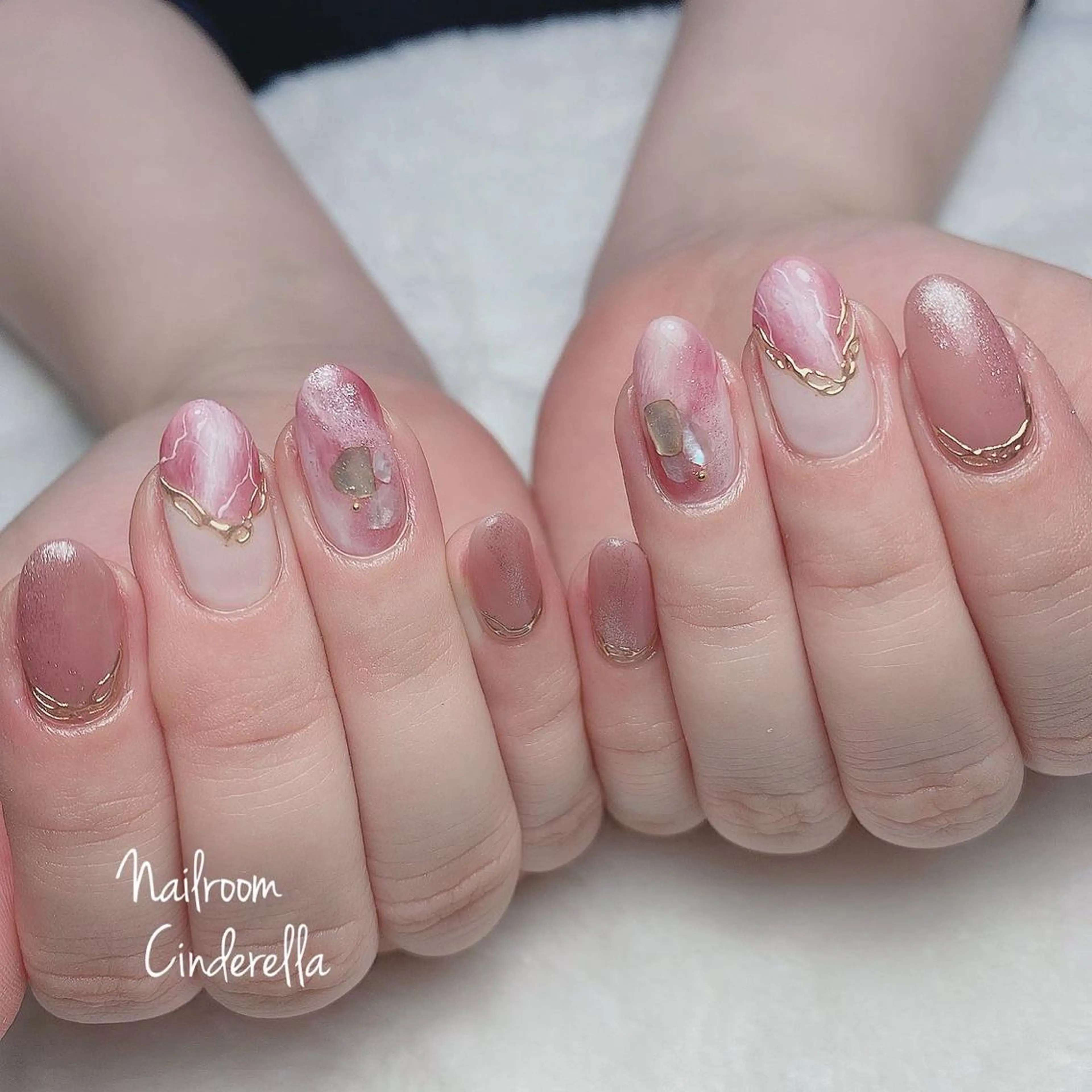 ネイル ニュアンスネイル Nailroom. Cinderellaのネイルデザイン