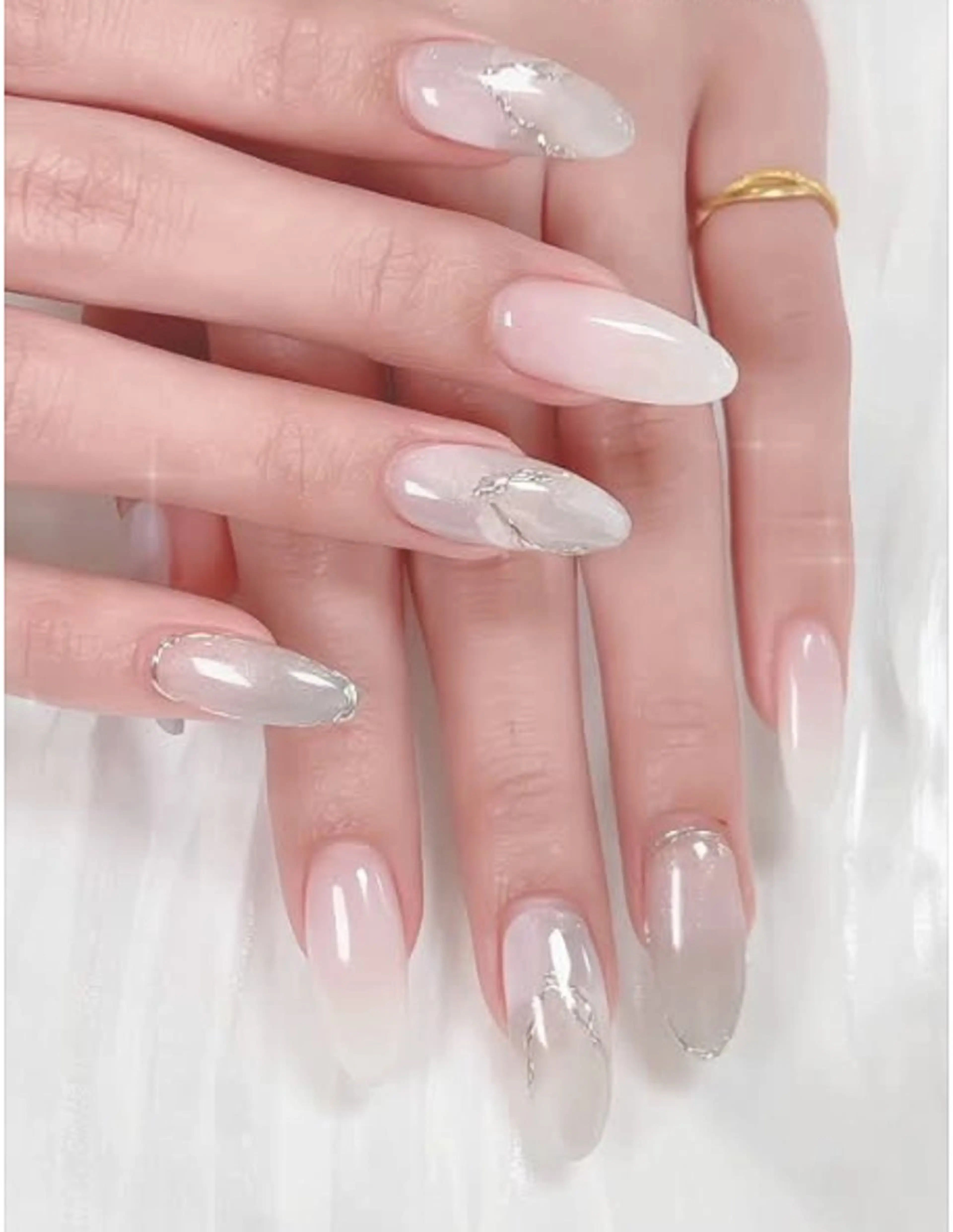 ネイル ミラーネイル ヒナネイルサロン所属・Hina ネイルサロンのネイルデザイン