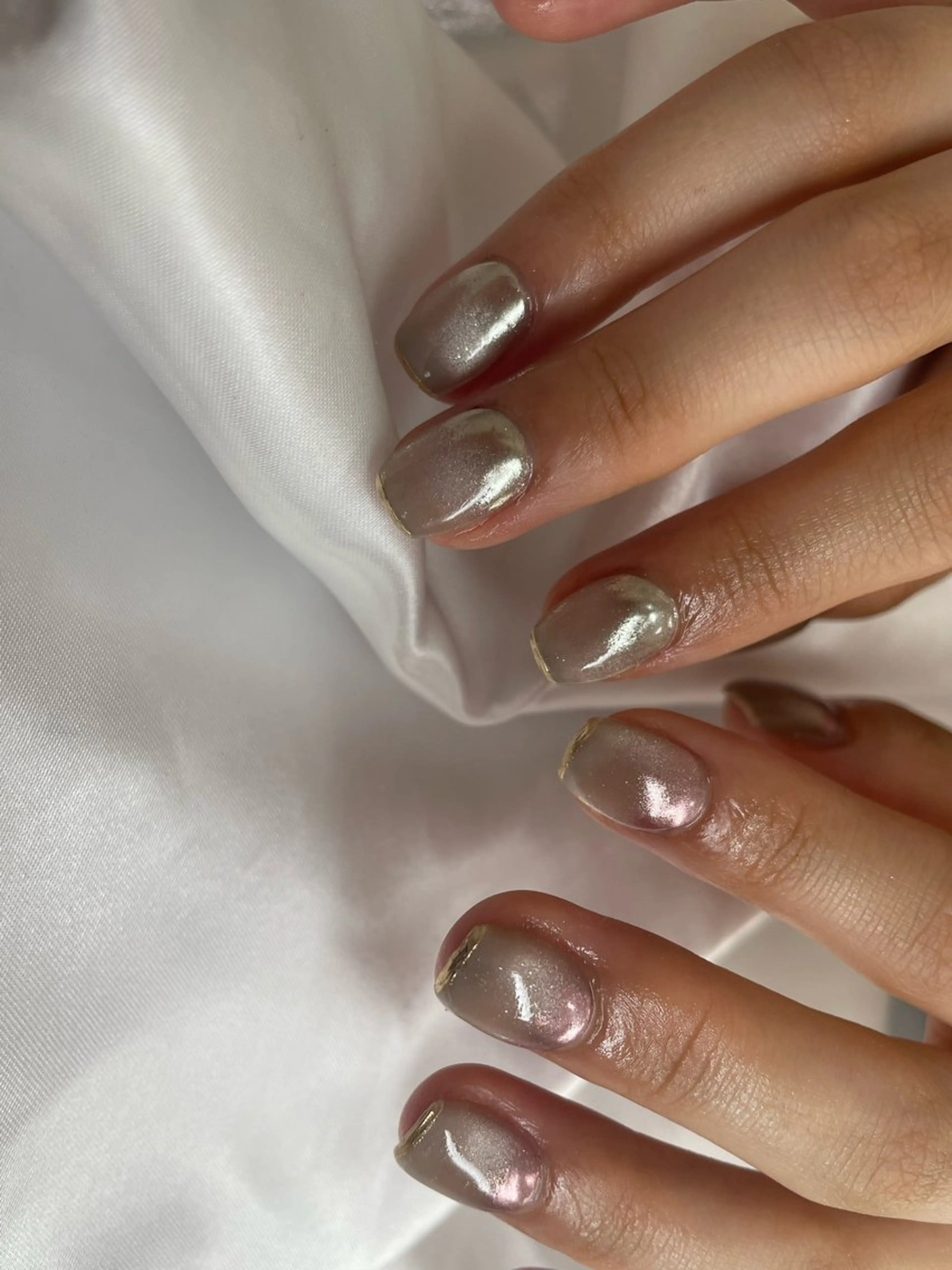 ネイル フレンチネイル グラデーション ミラーネイル ショートネイル 宮當 絵里果のネイルデザイン